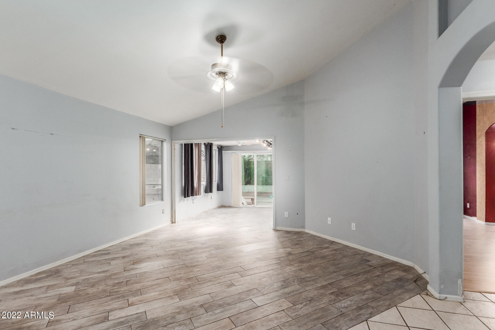 118 W VILLA THERESA Drive
