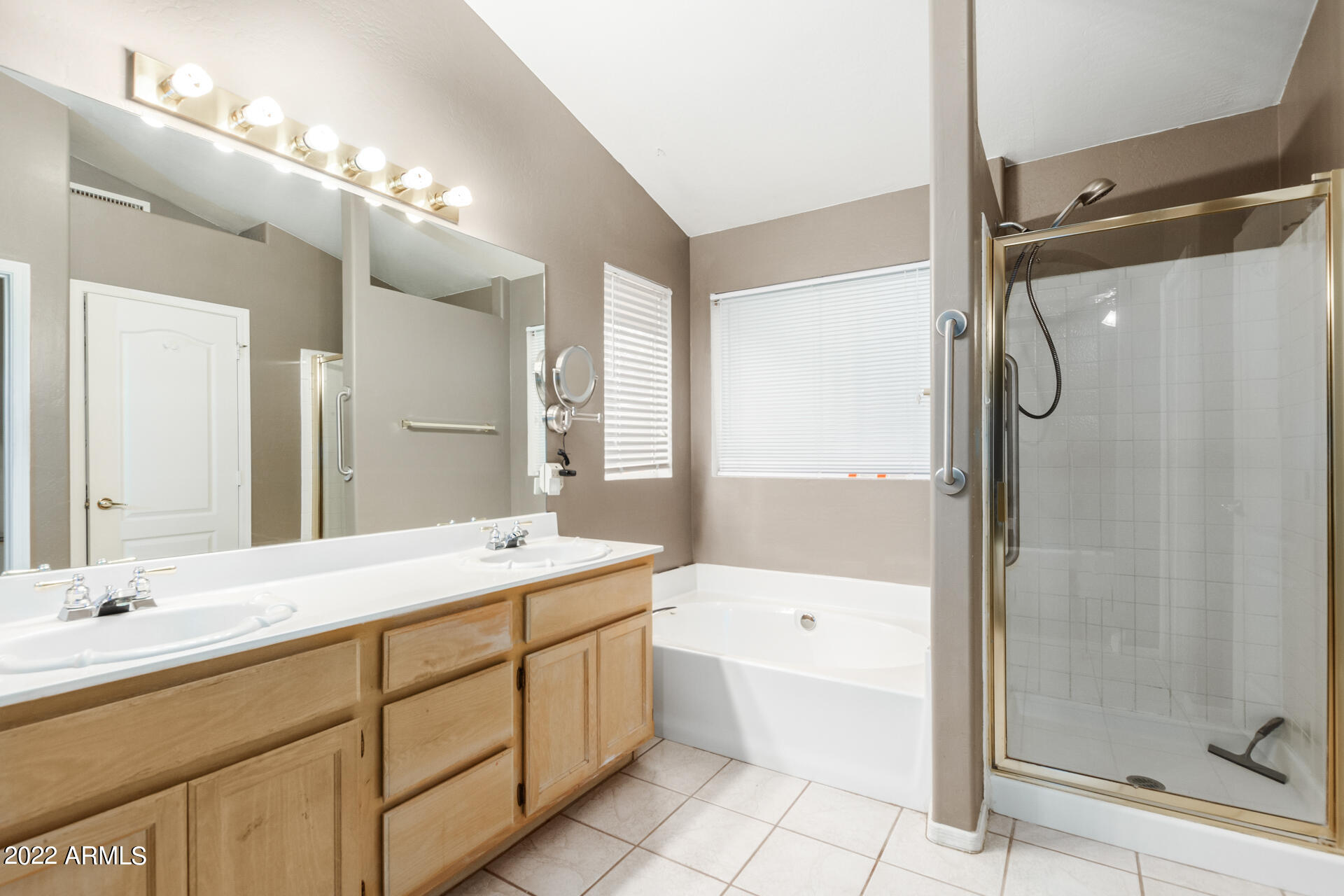 118 W VILLA THERESA Drive