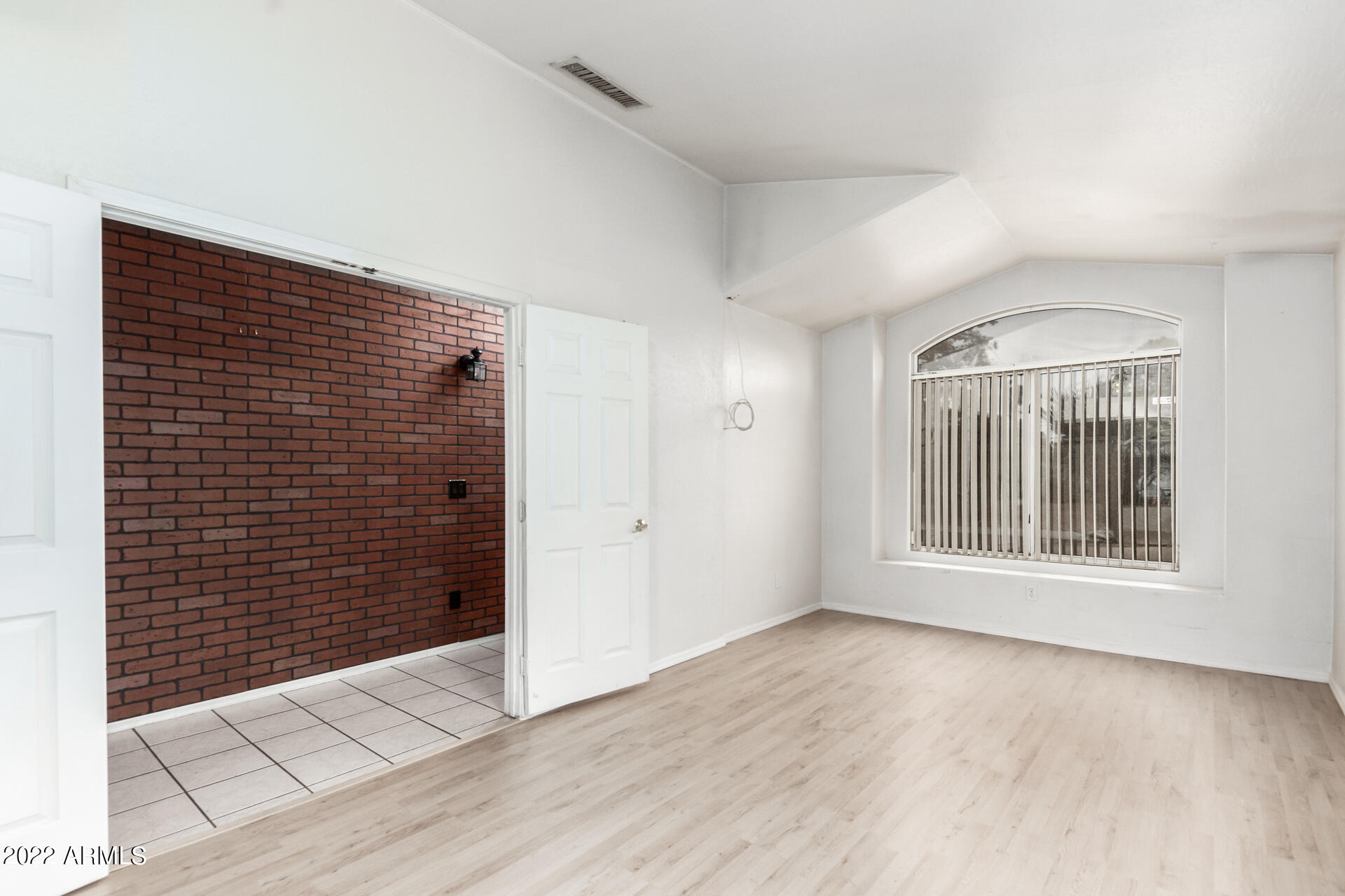 118 W VILLA THERESA Drive