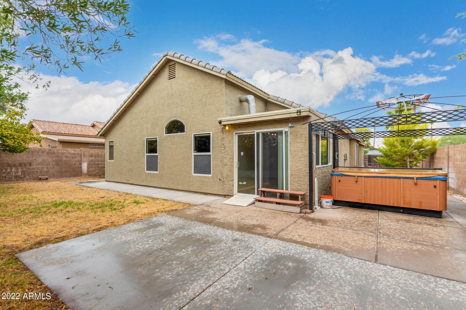 118 W VILLA THERESA Drive