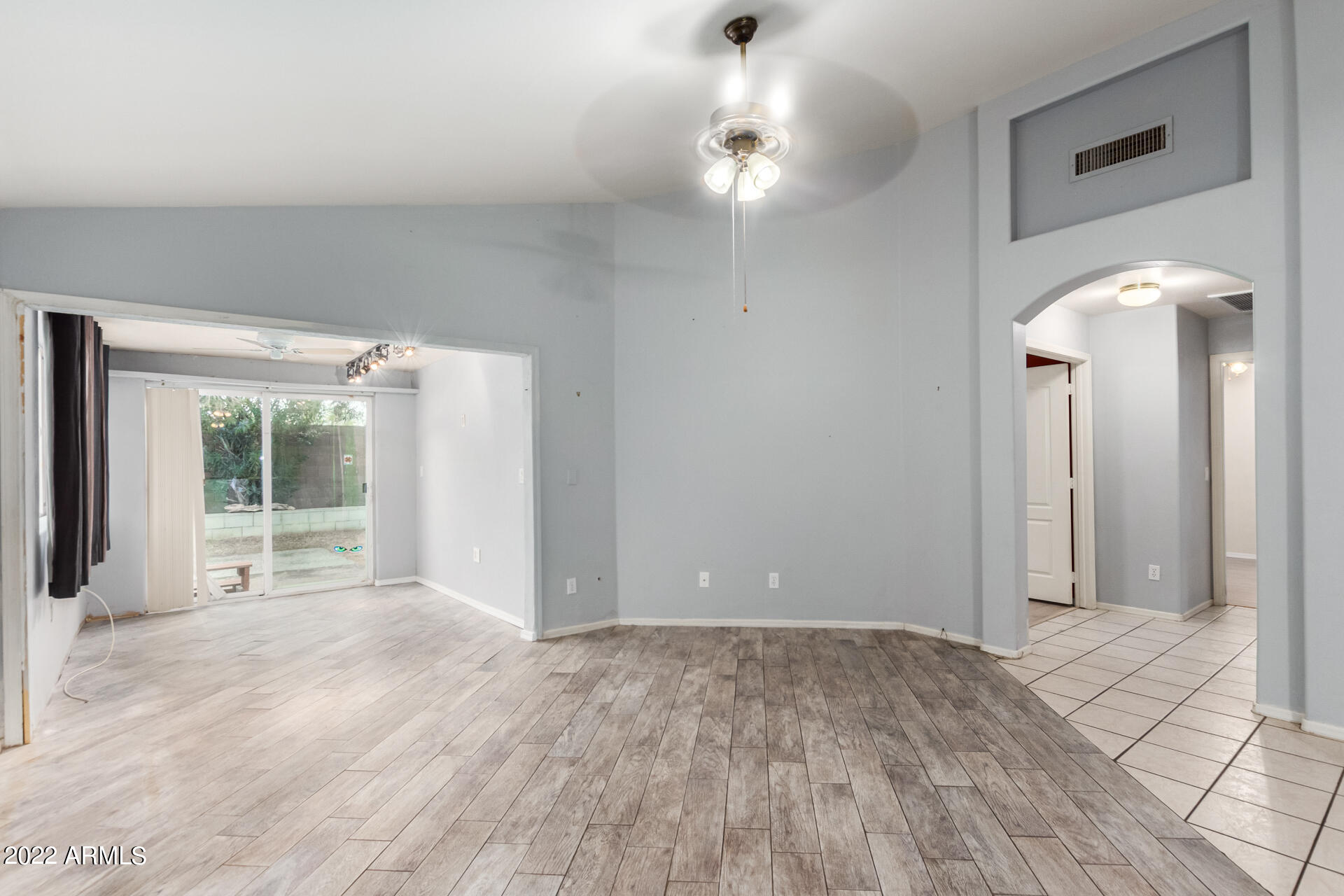 118 W VILLA THERESA Drive