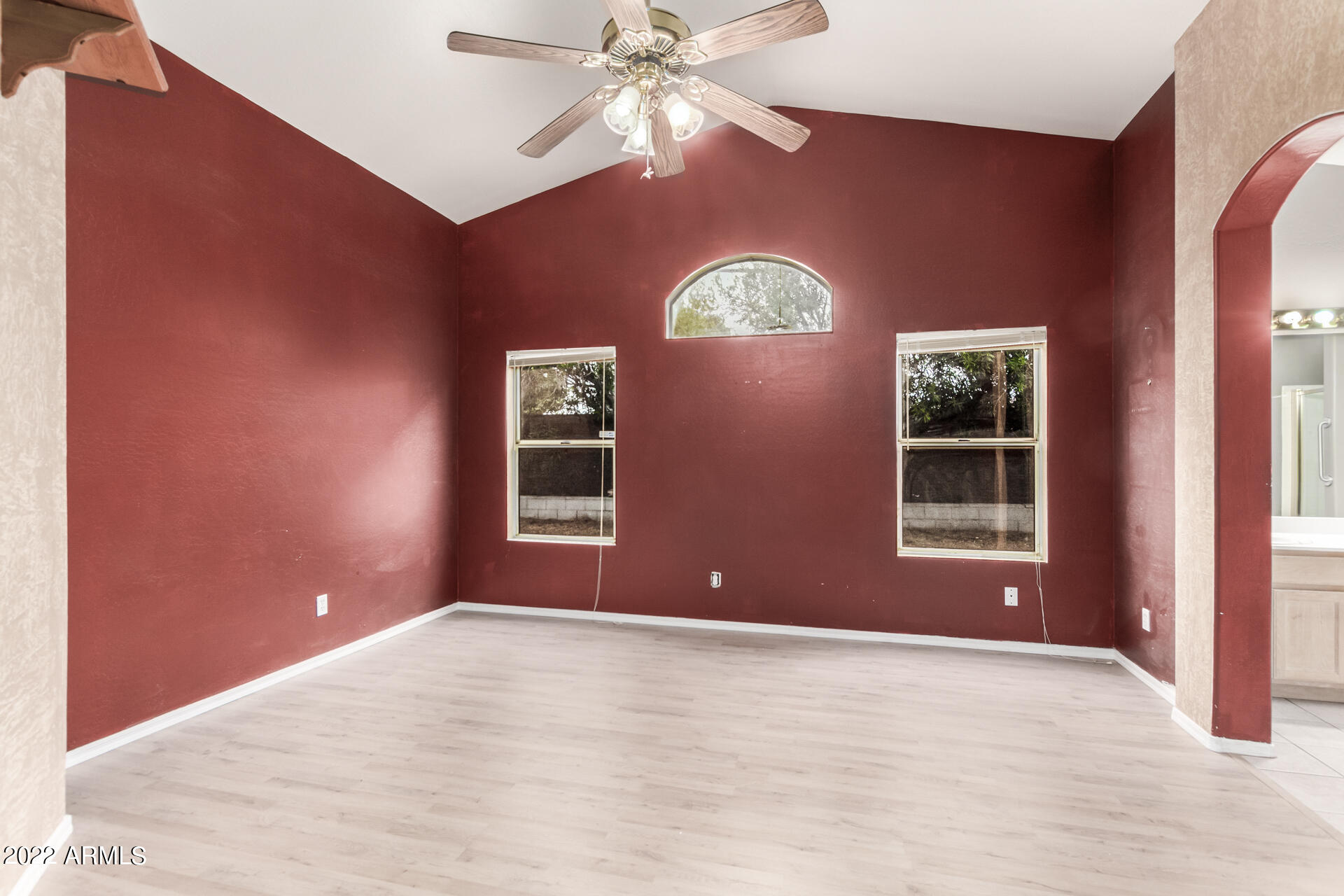 118 W VILLA THERESA Drive