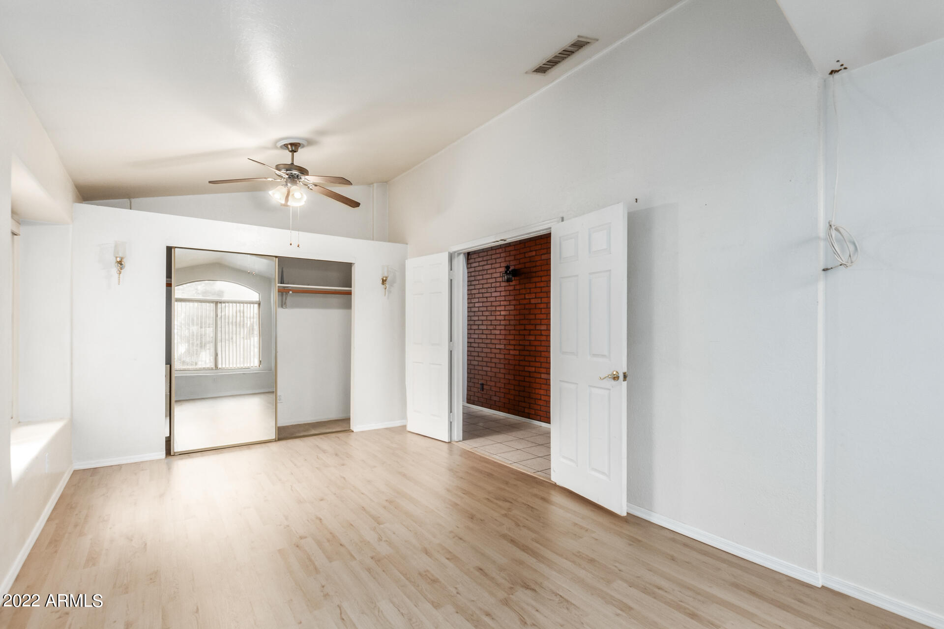 118 W VILLA THERESA Drive
