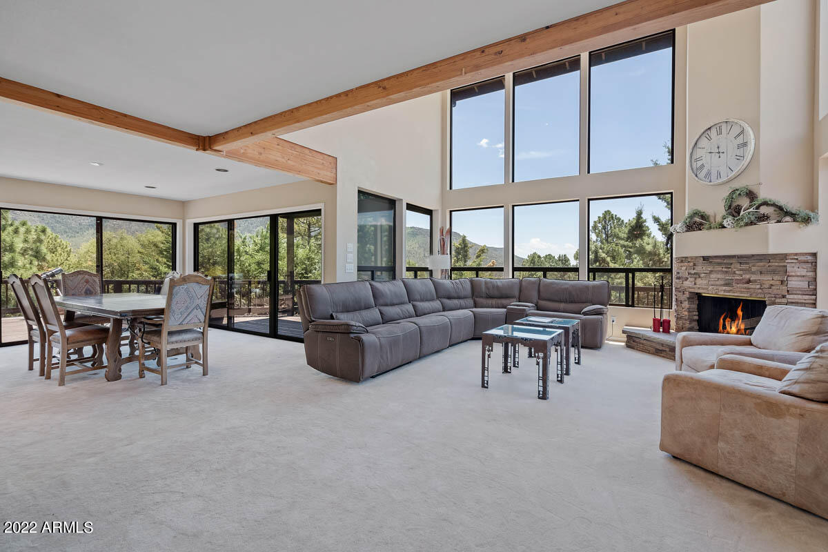 6115 W Skyview Circle