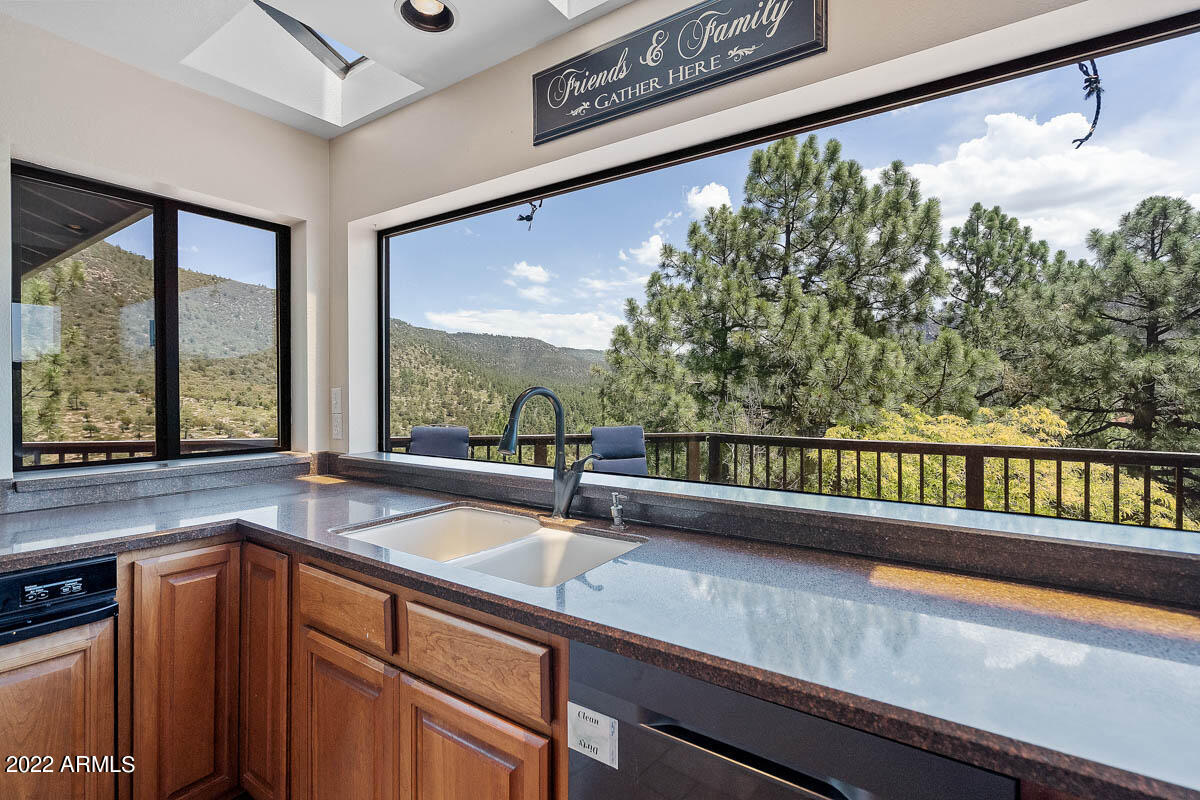 6115 W Skyview Circle