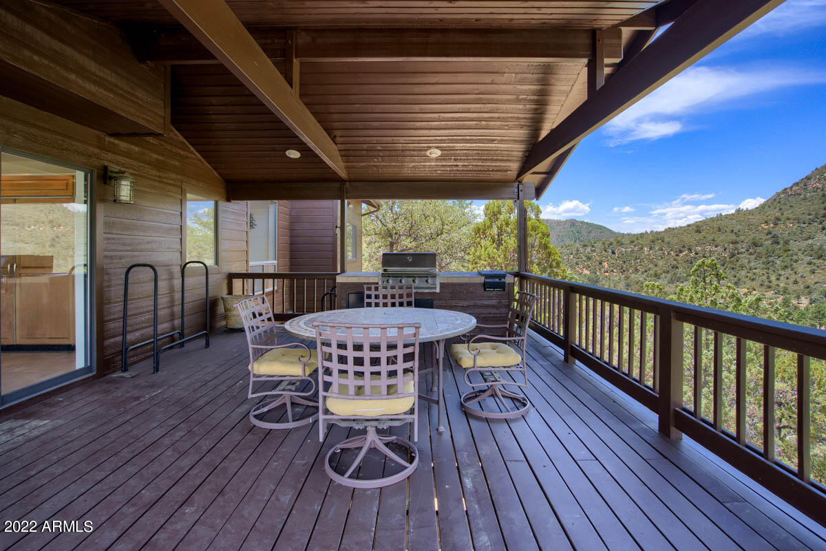 6115 W Skyview Circle