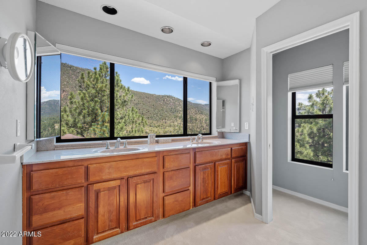 6115 W Skyview Circle