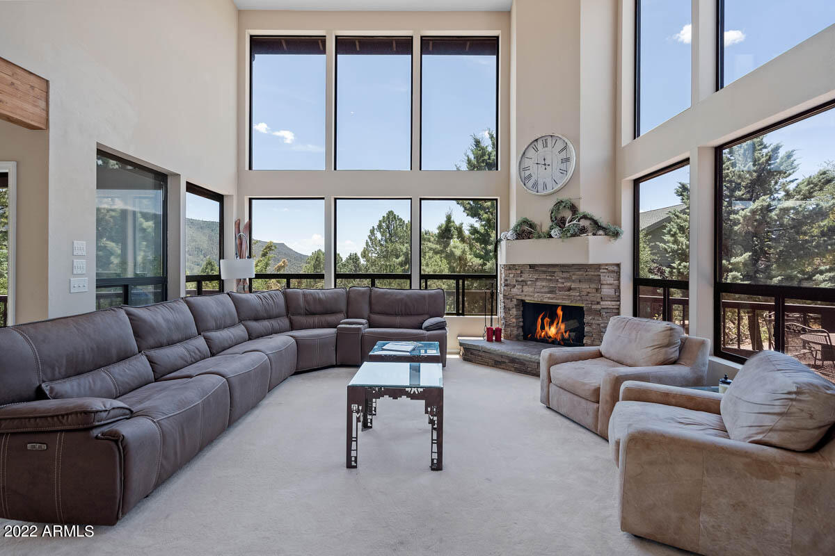 6115 W Skyview Circle