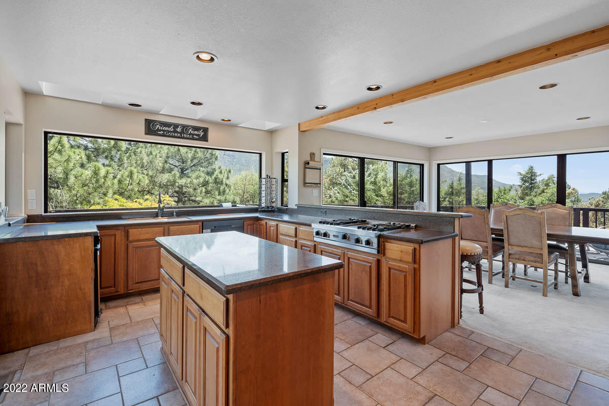 6115 W Skyview Circle