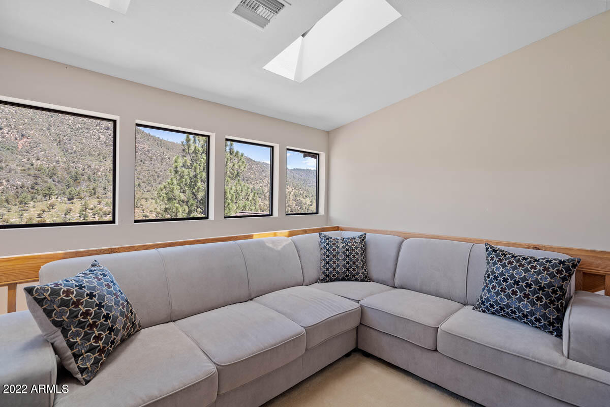 6115 W Skyview Circle