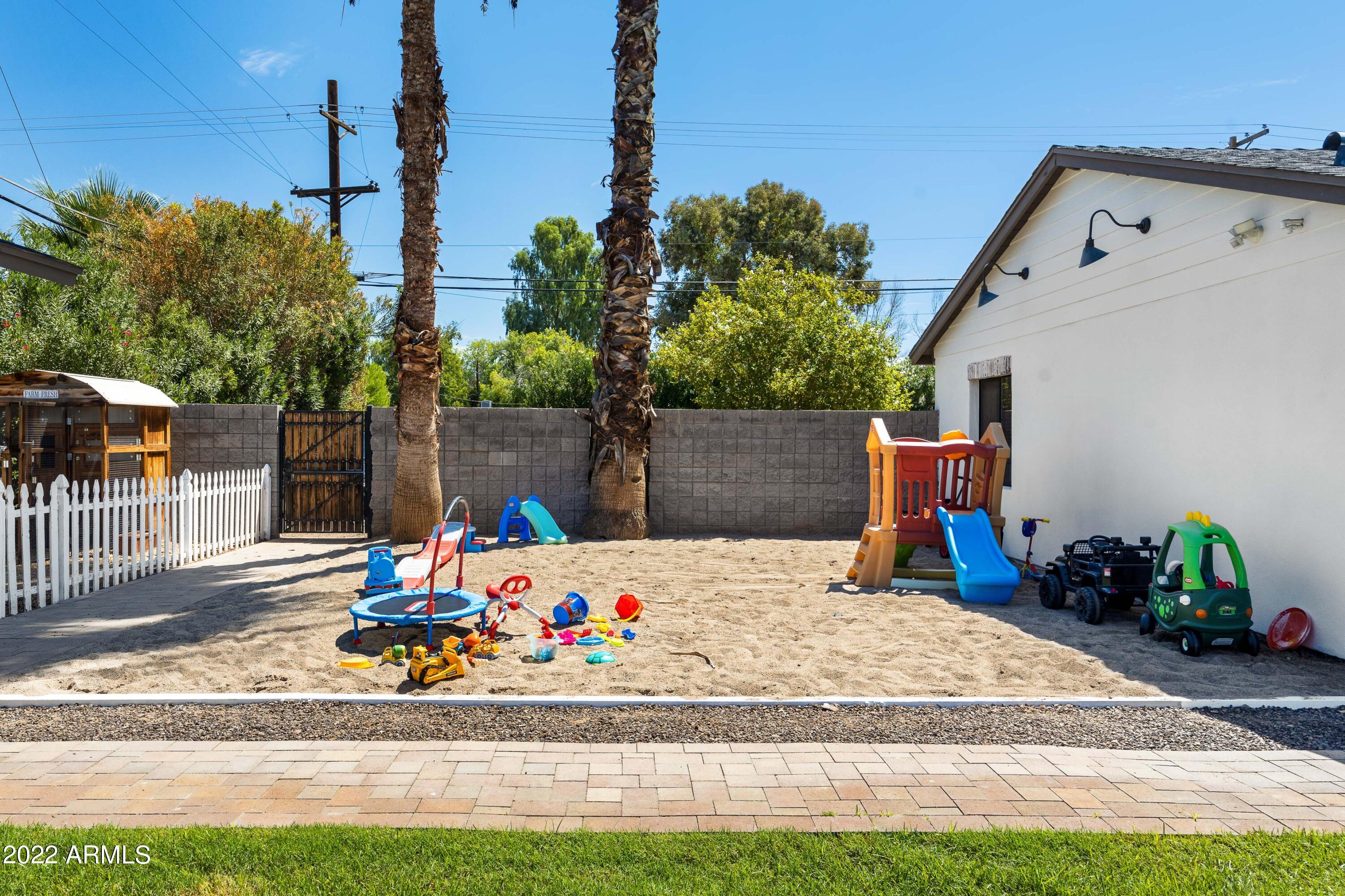 3140 N 52ND Street