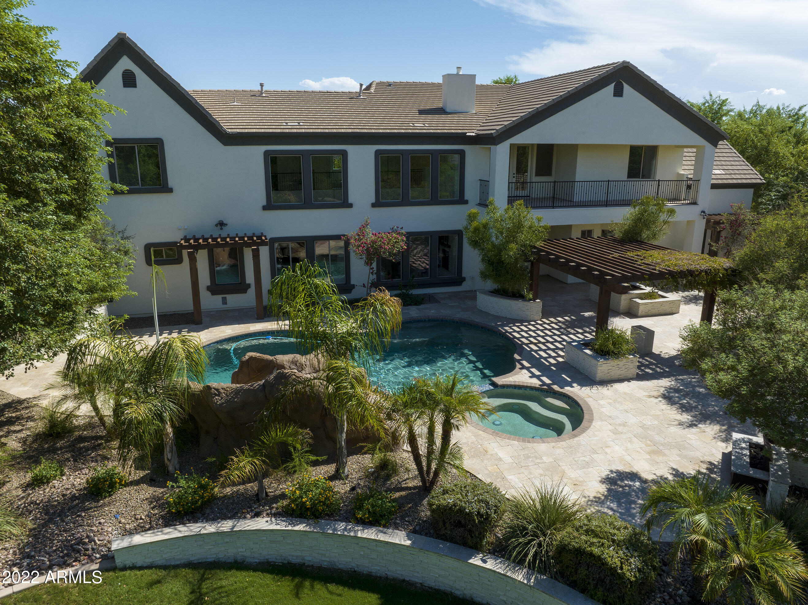 2052 E SANOQUE Boulevard