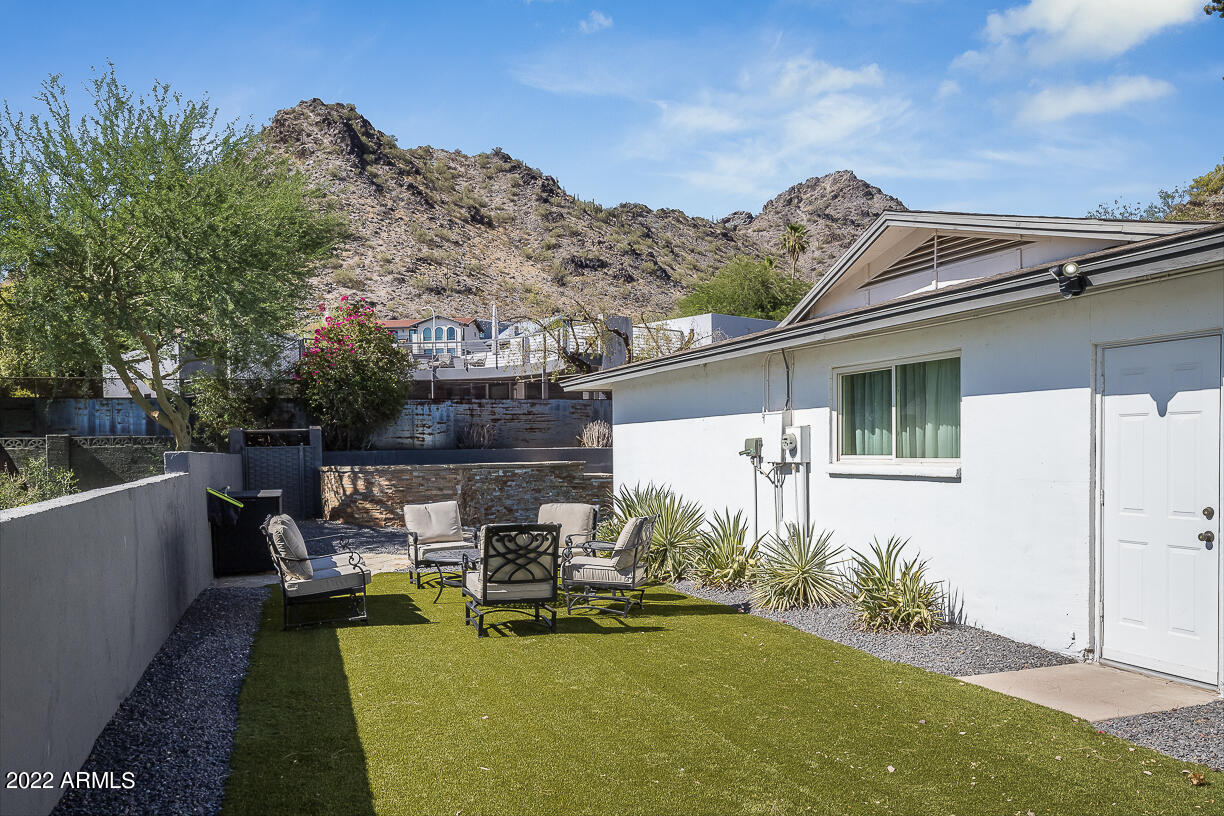 2432 E PIESTEWA PEAK Drive