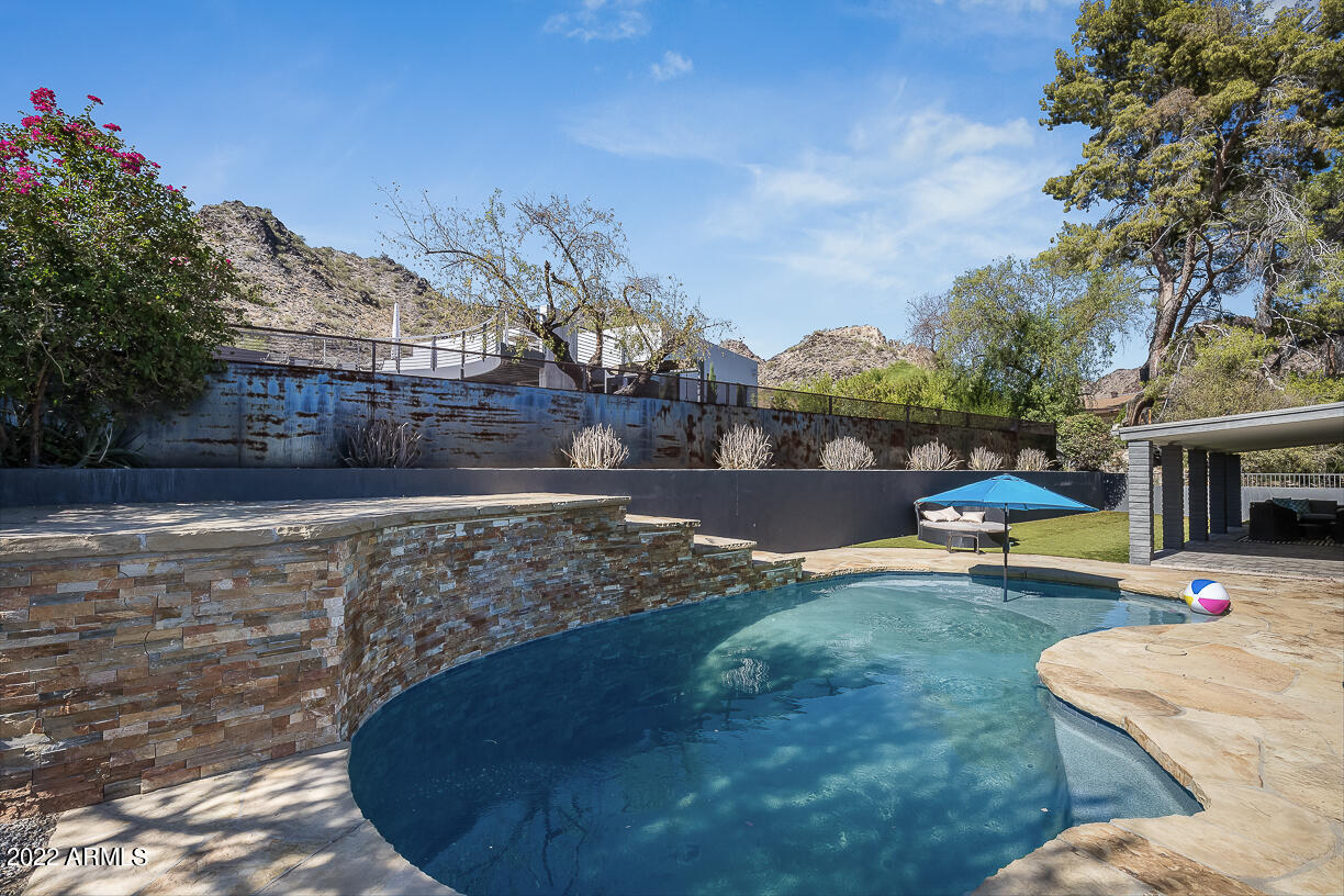 2432 E PIESTEWA PEAK Drive