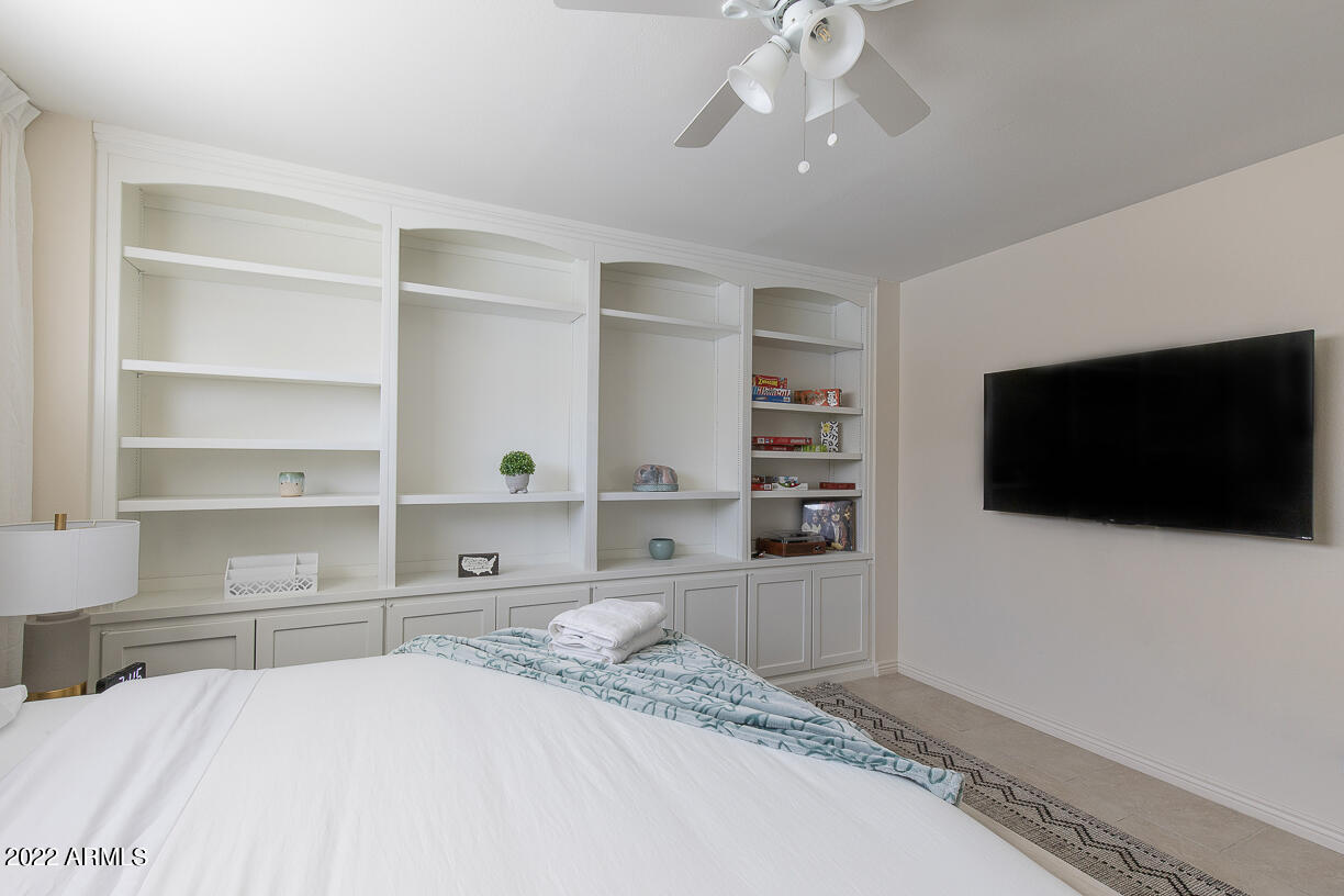 2432 E PIESTEWA PEAK Drive