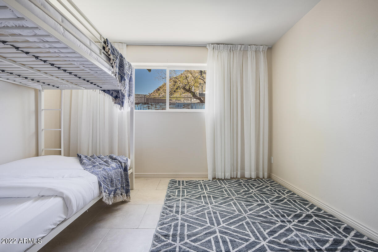 2432 E PIESTEWA PEAK Drive