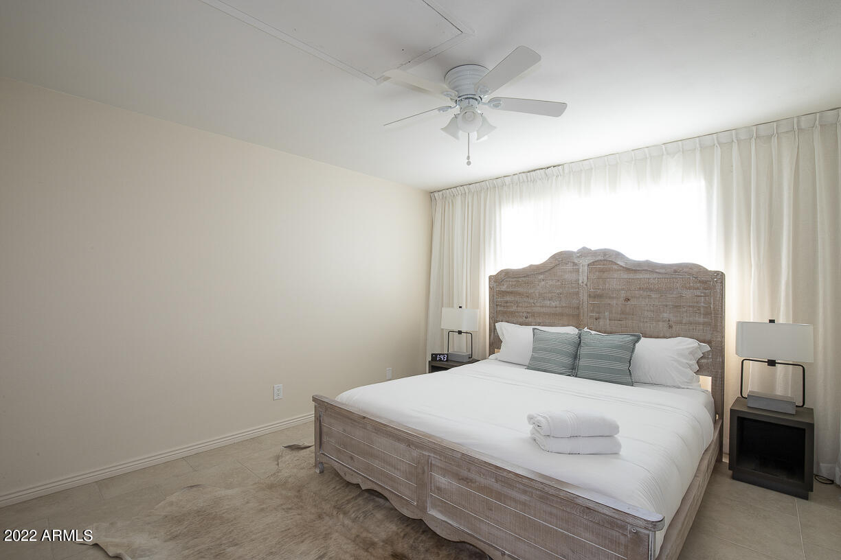 2432 E PIESTEWA PEAK Drive