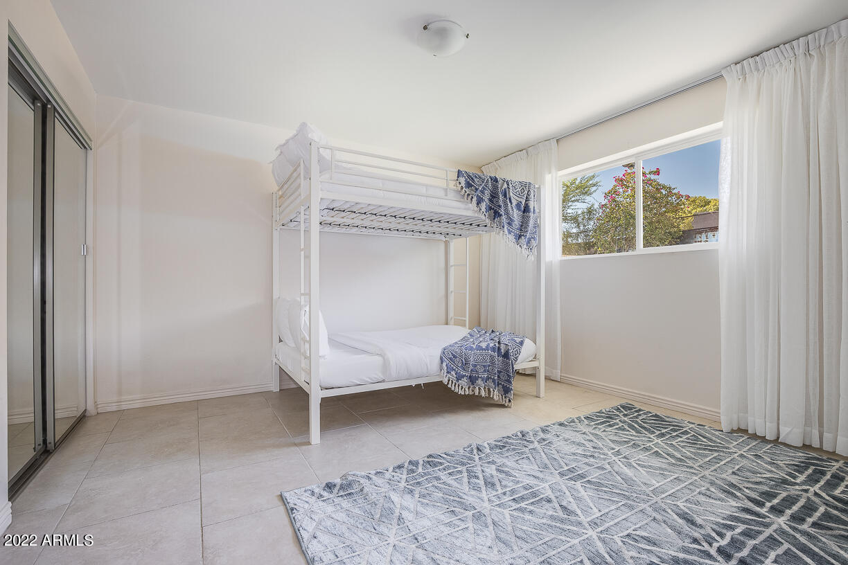 2432 E PIESTEWA PEAK Drive