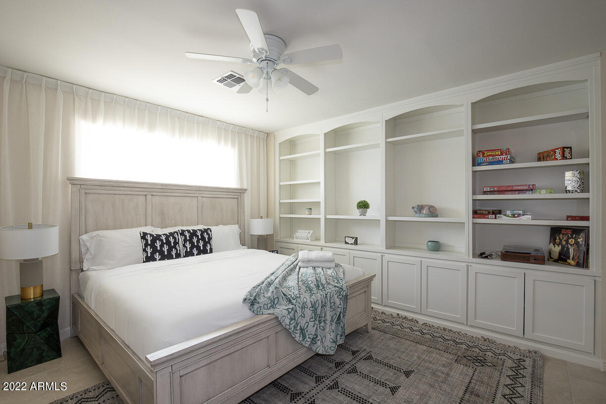 2432 E PIESTEWA PEAK Drive