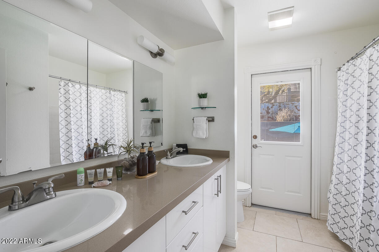 2432 E PIESTEWA PEAK Drive
