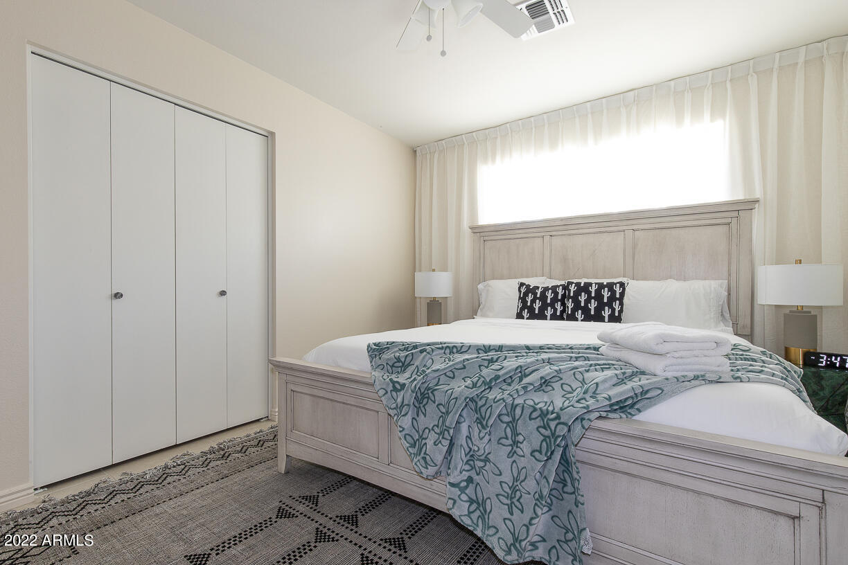 2432 E PIESTEWA PEAK Drive