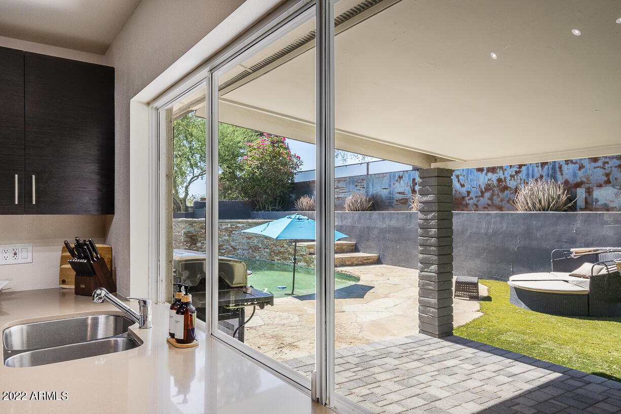 2432 E PIESTEWA PEAK Drive