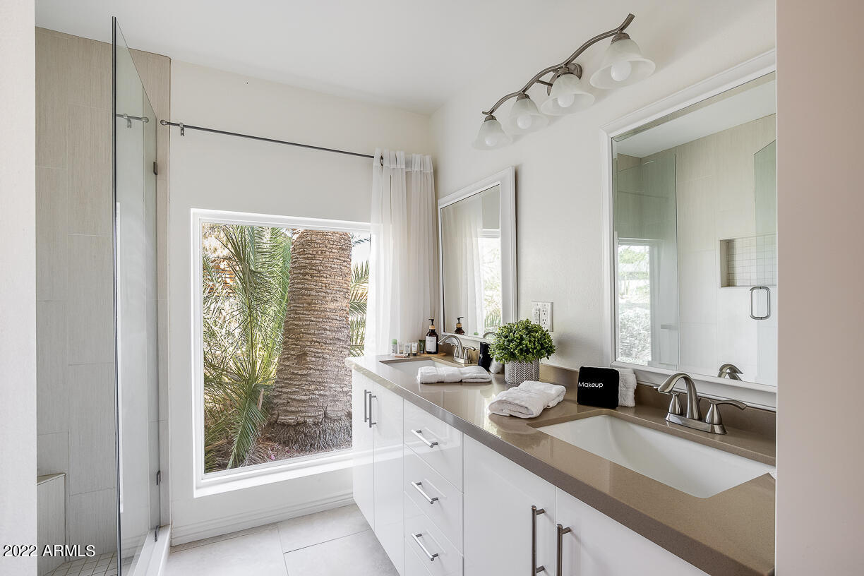 2432 E PIESTEWA PEAK Drive