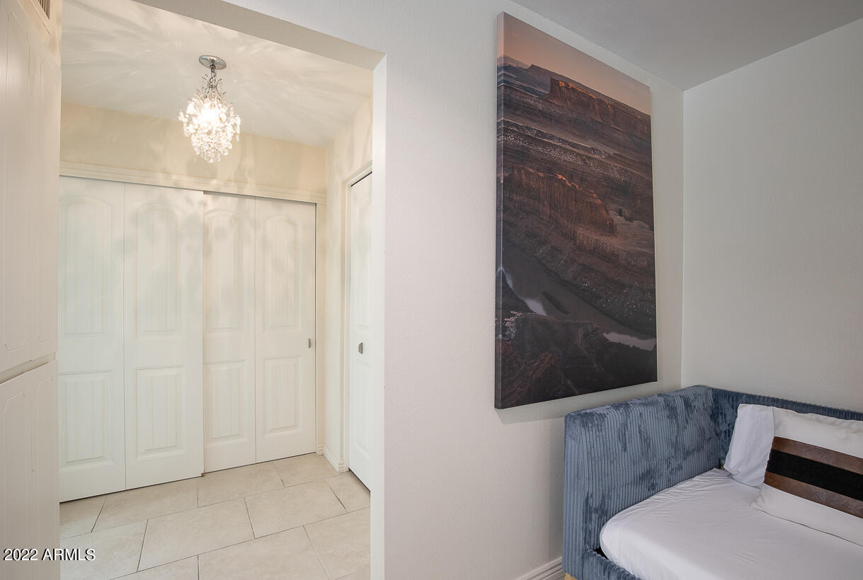 2432 E PIESTEWA PEAK Drive