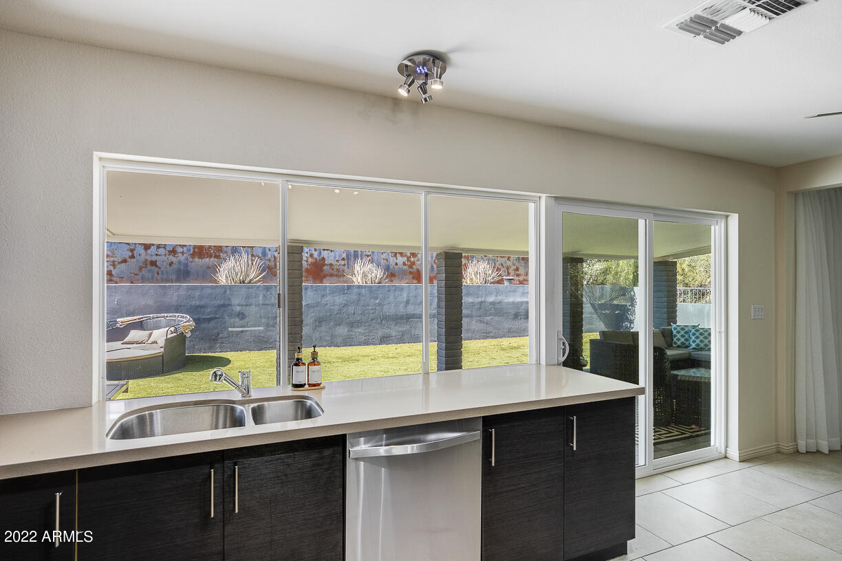 2432 E PIESTEWA PEAK Drive
