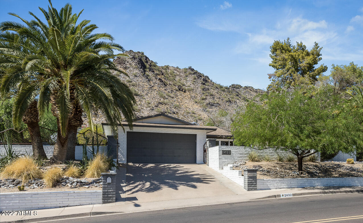 2432 E PIESTEWA PEAK Drive