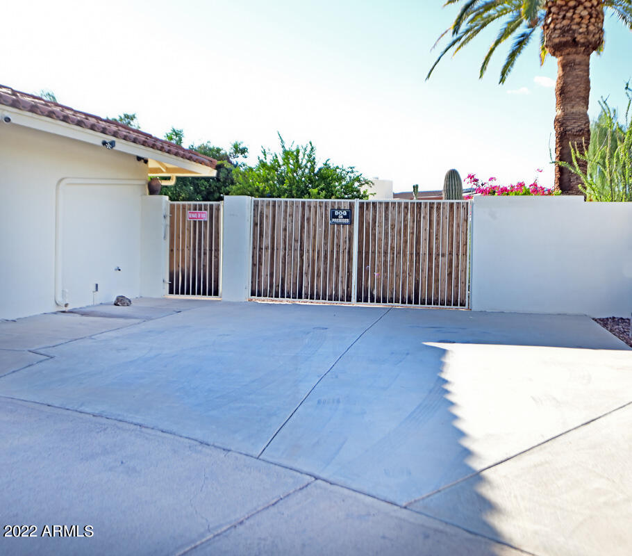 9234 N 33rd Way