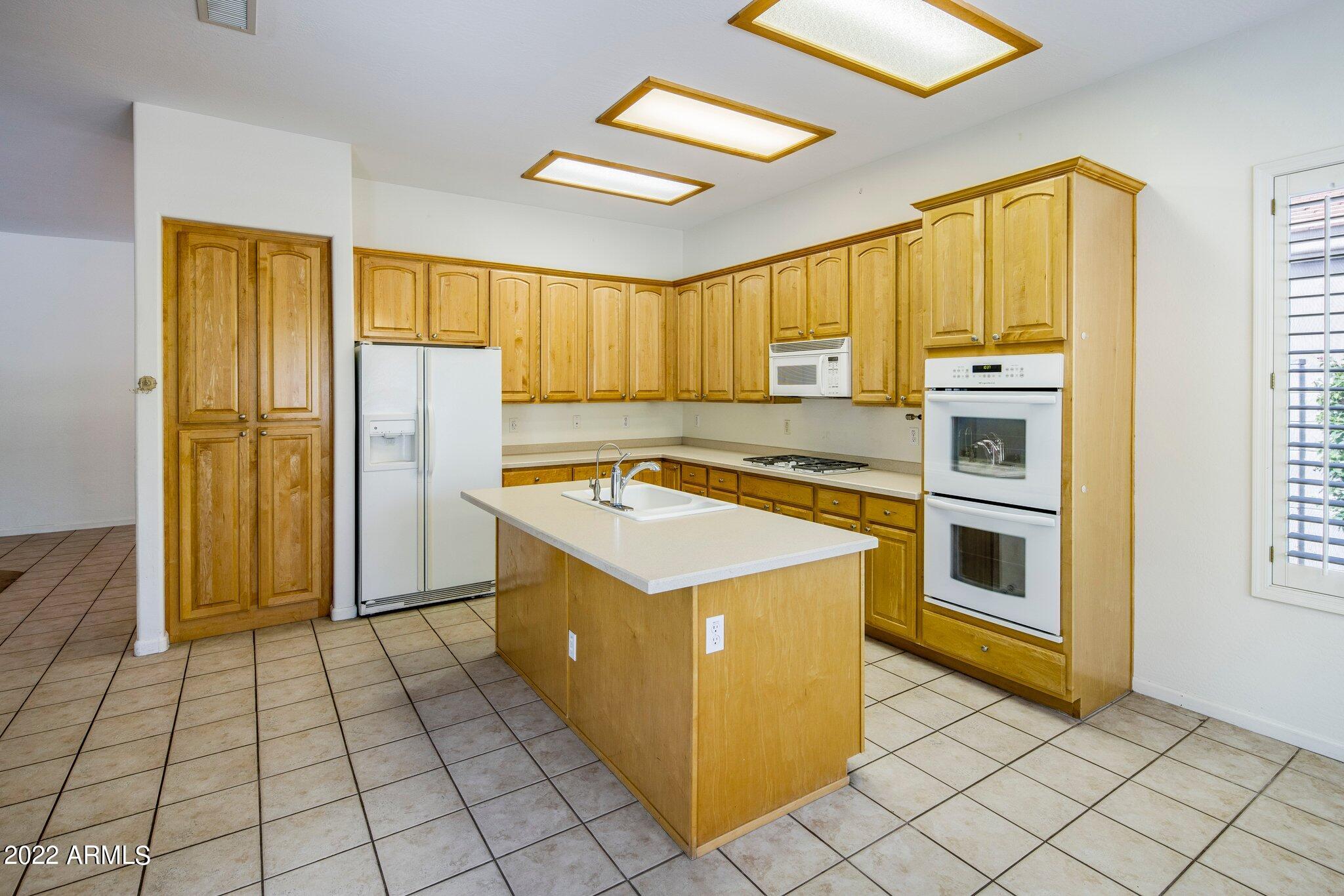 5226 E HERRERA Drive