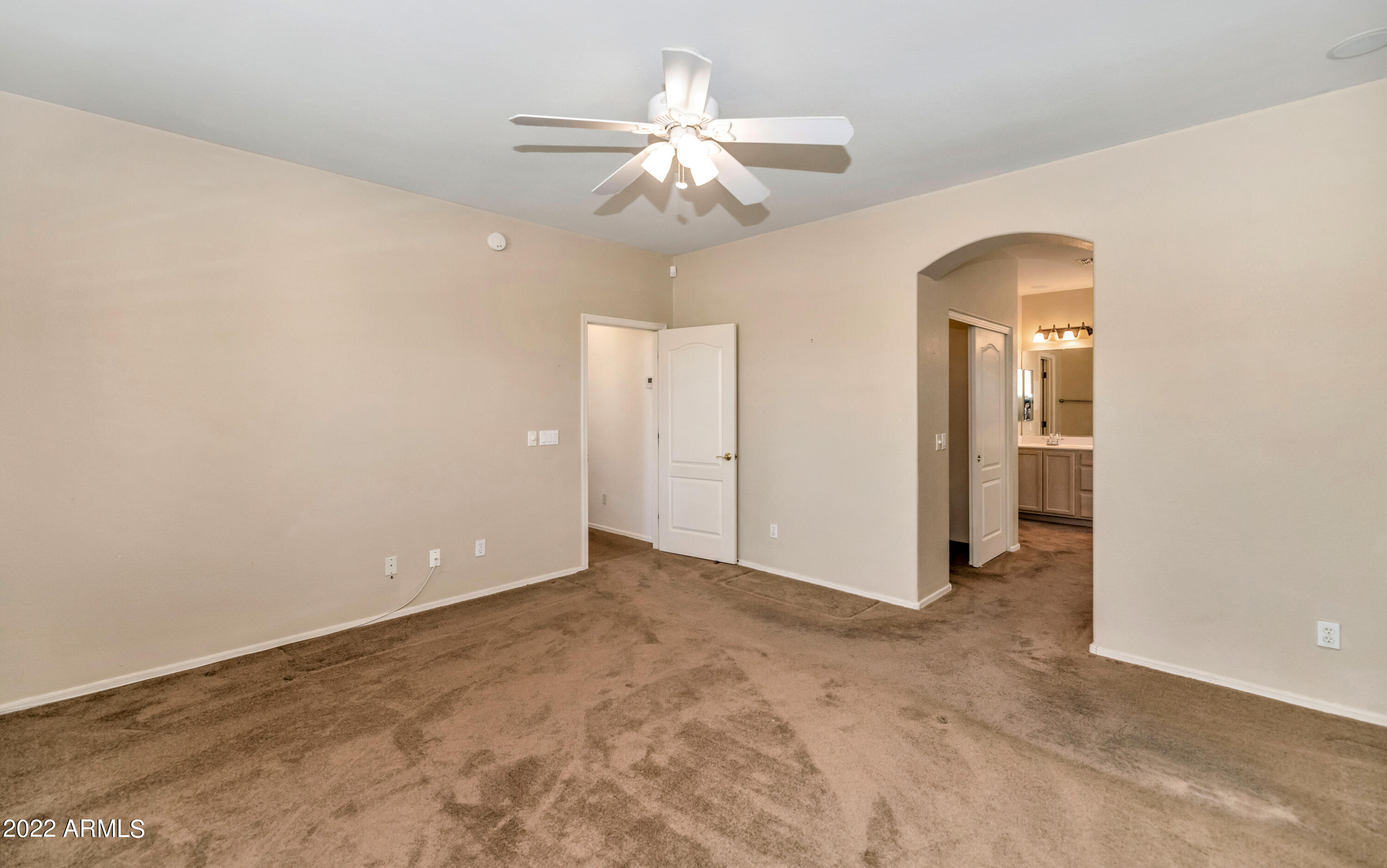 2810 E CARLA VISTA Drive