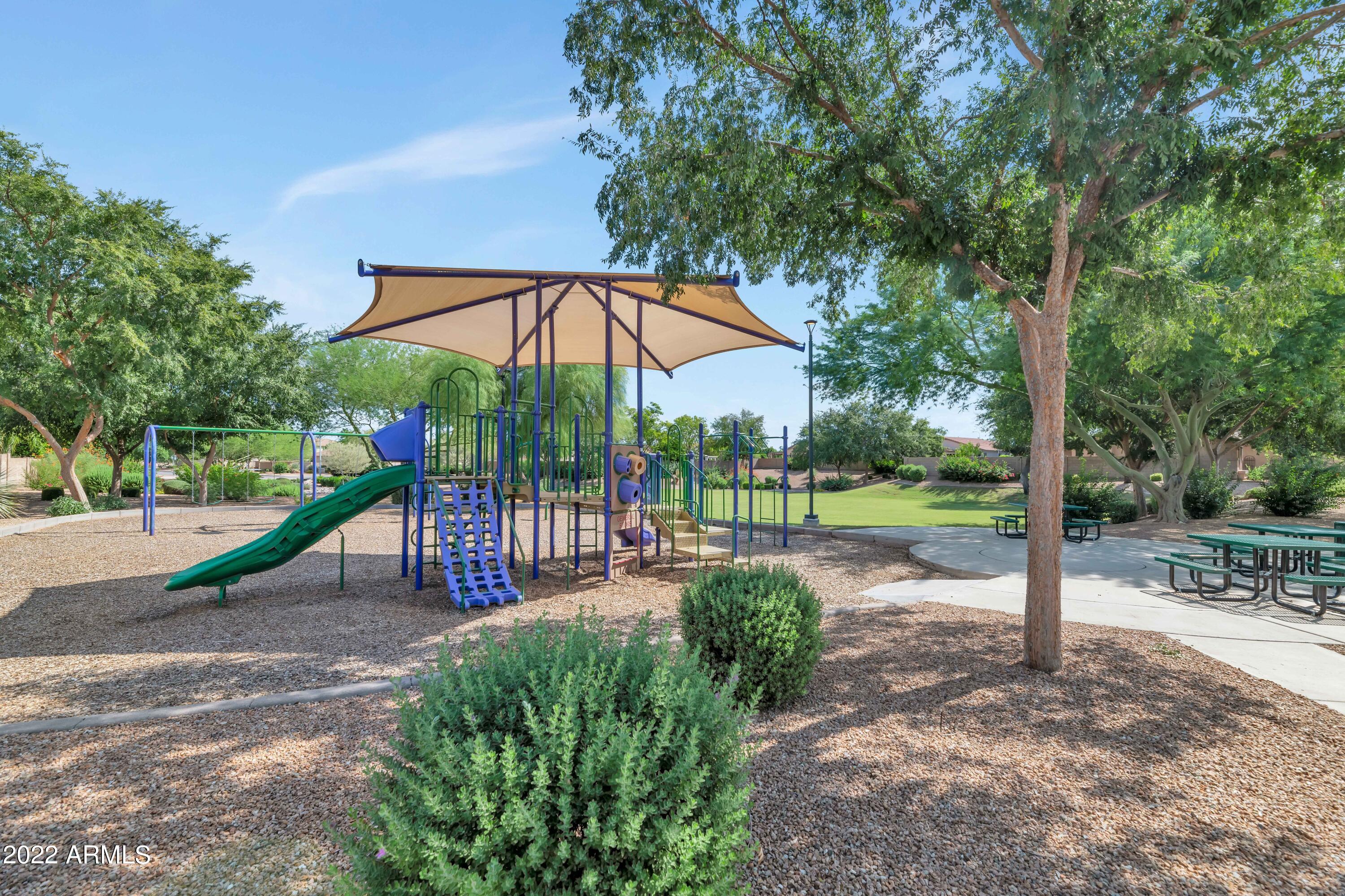 2810 E CARLA VISTA Drive