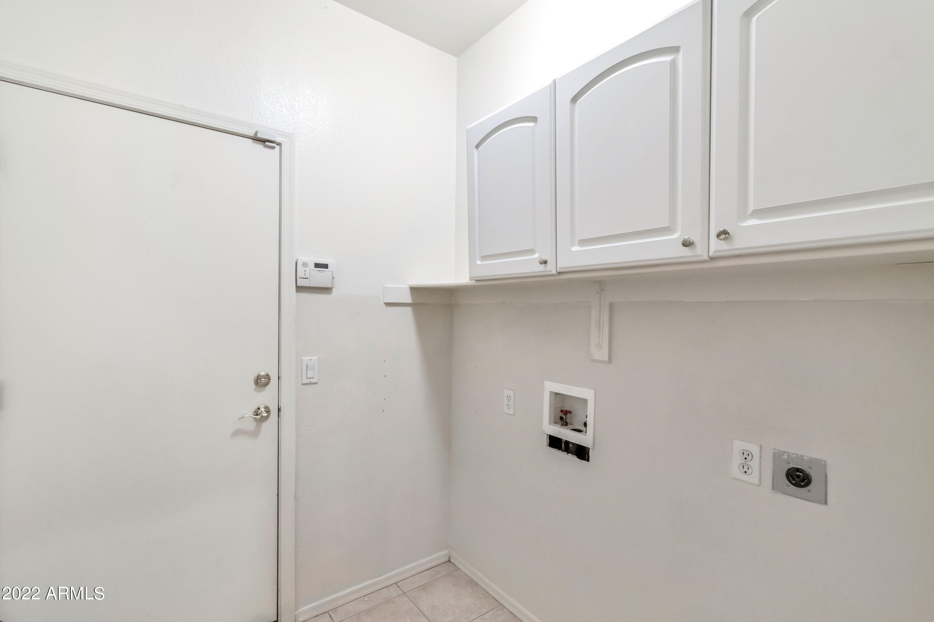 2810 E CARLA VISTA Drive