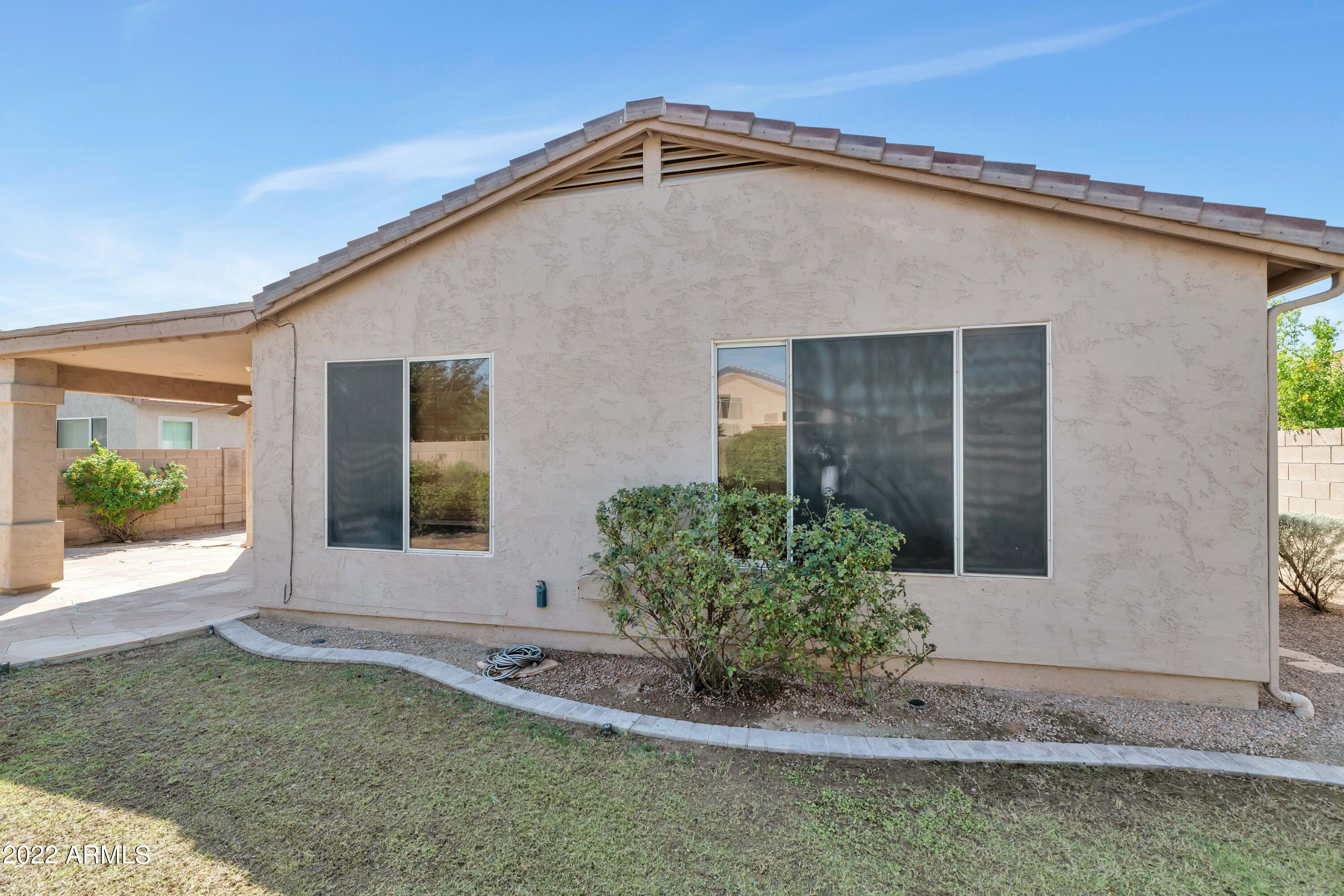 2810 E CARLA VISTA Drive