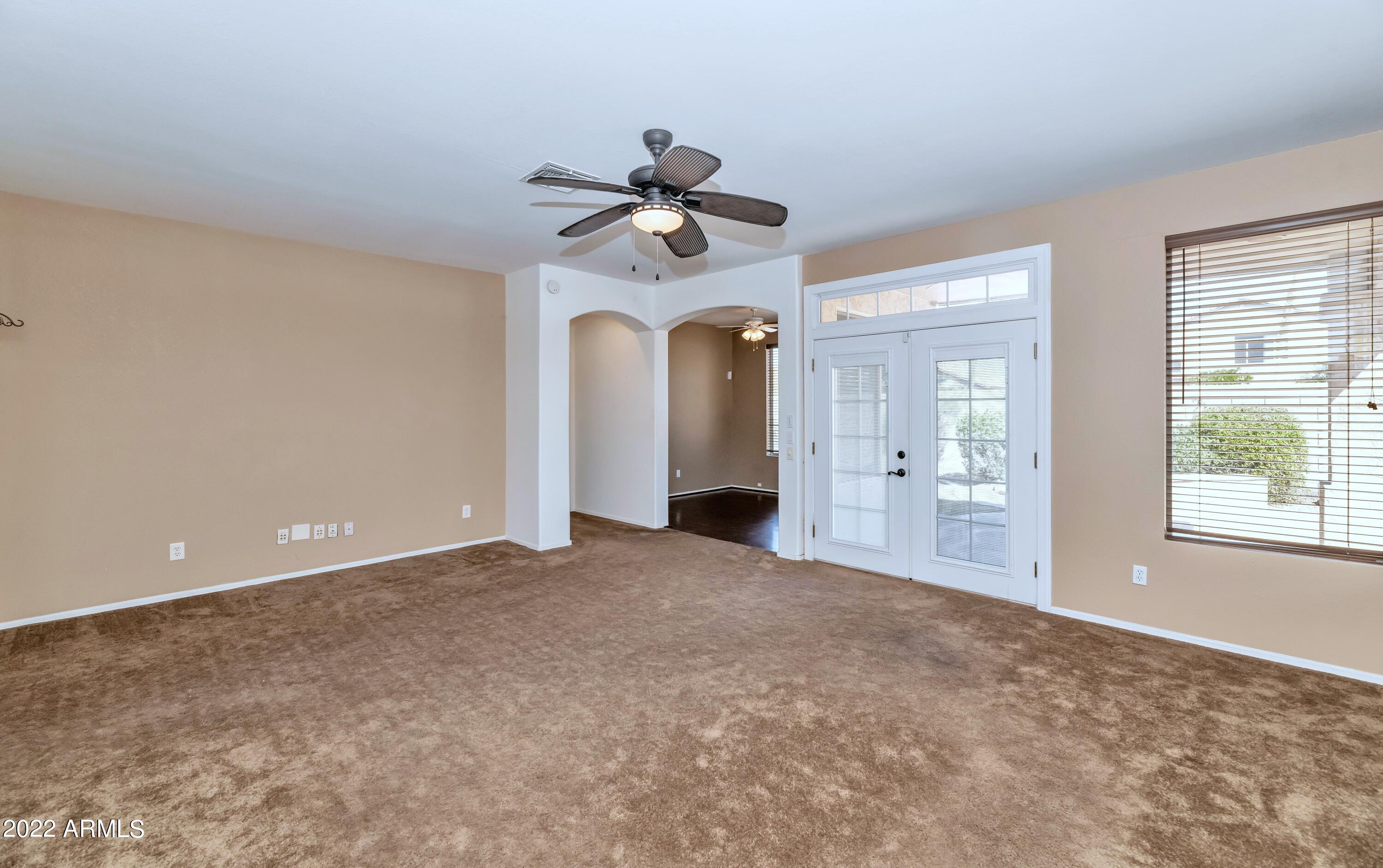 2810 E CARLA VISTA Drive