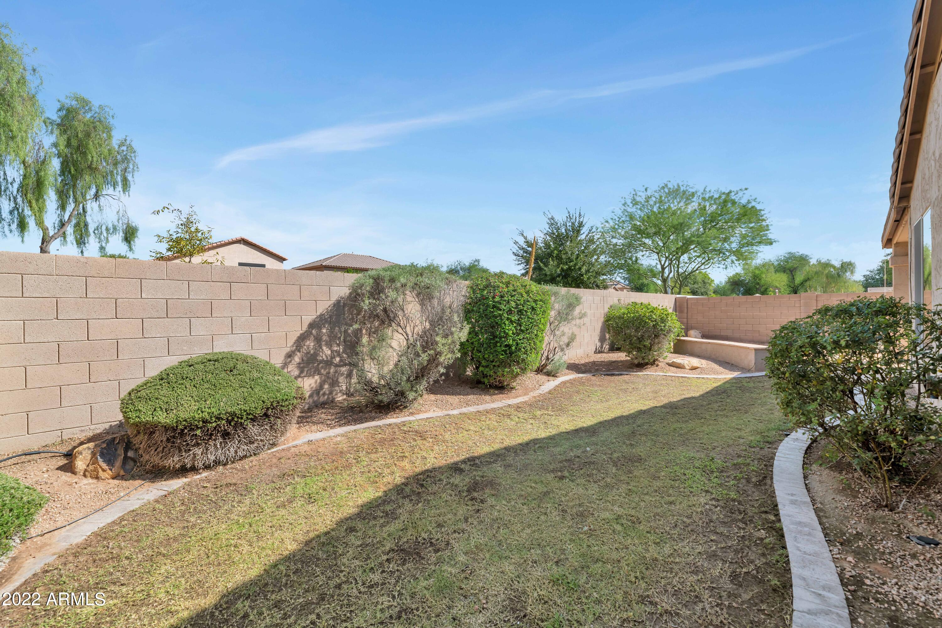2810 E CARLA VISTA Drive