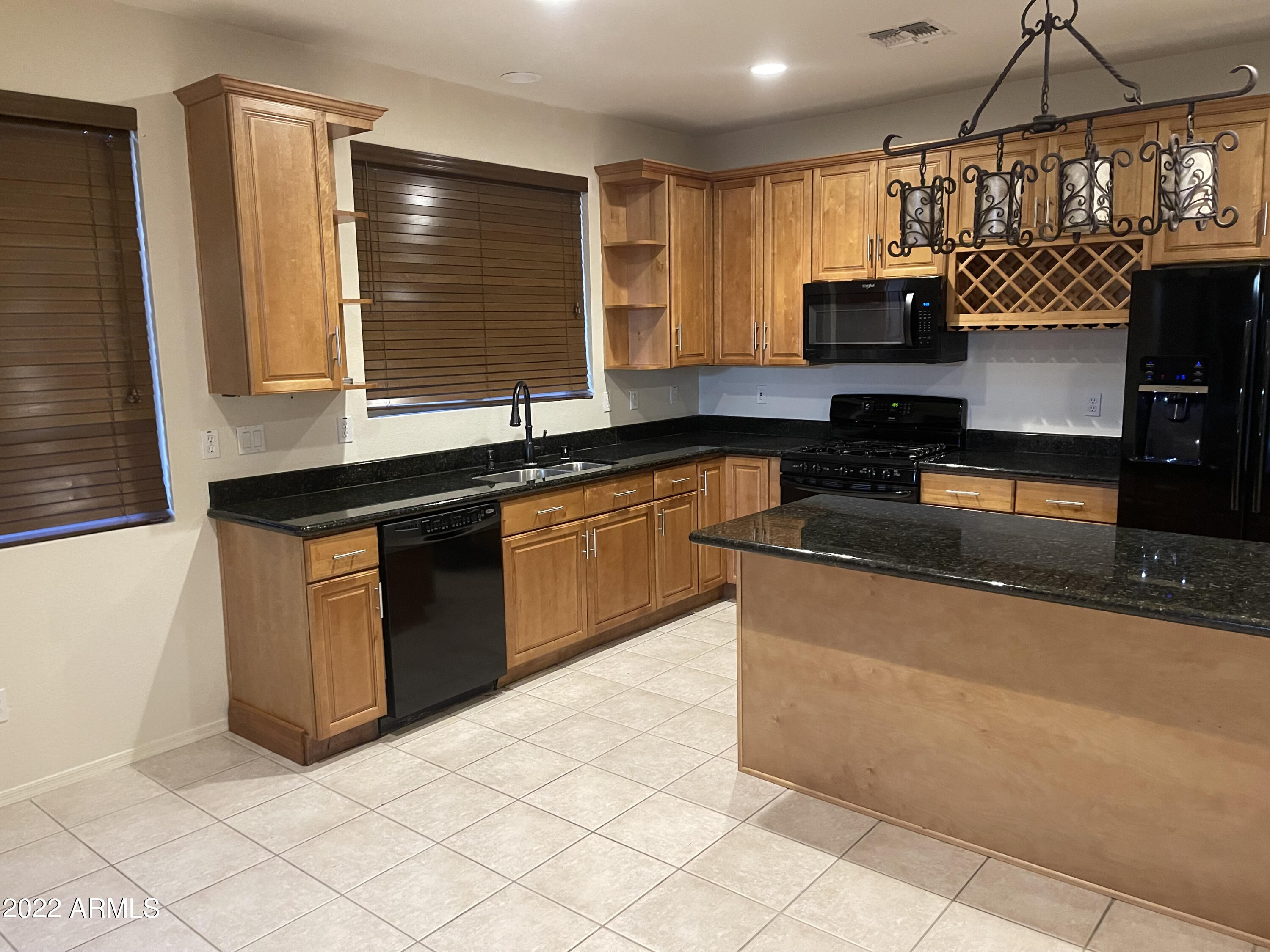 2810 E CARLA VISTA Drive