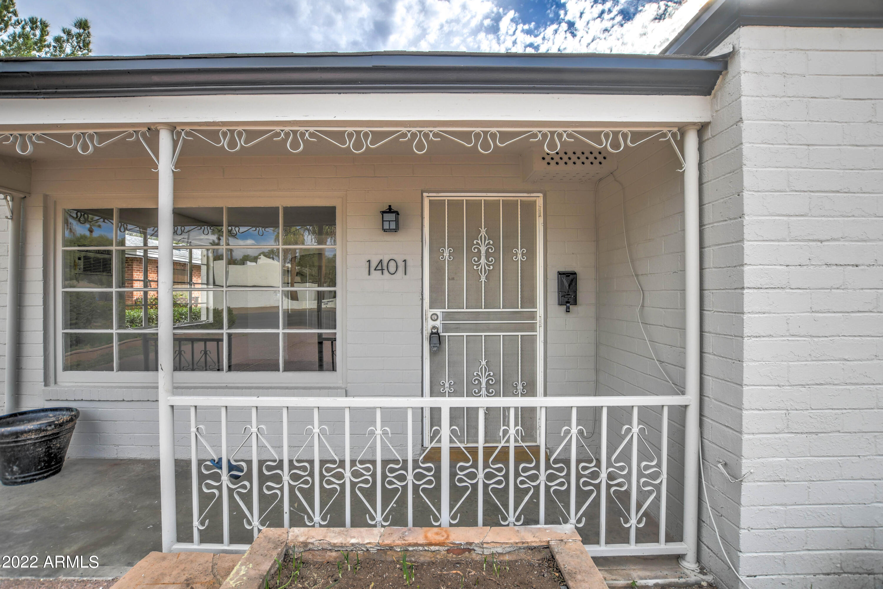1401 E OSBORN Road