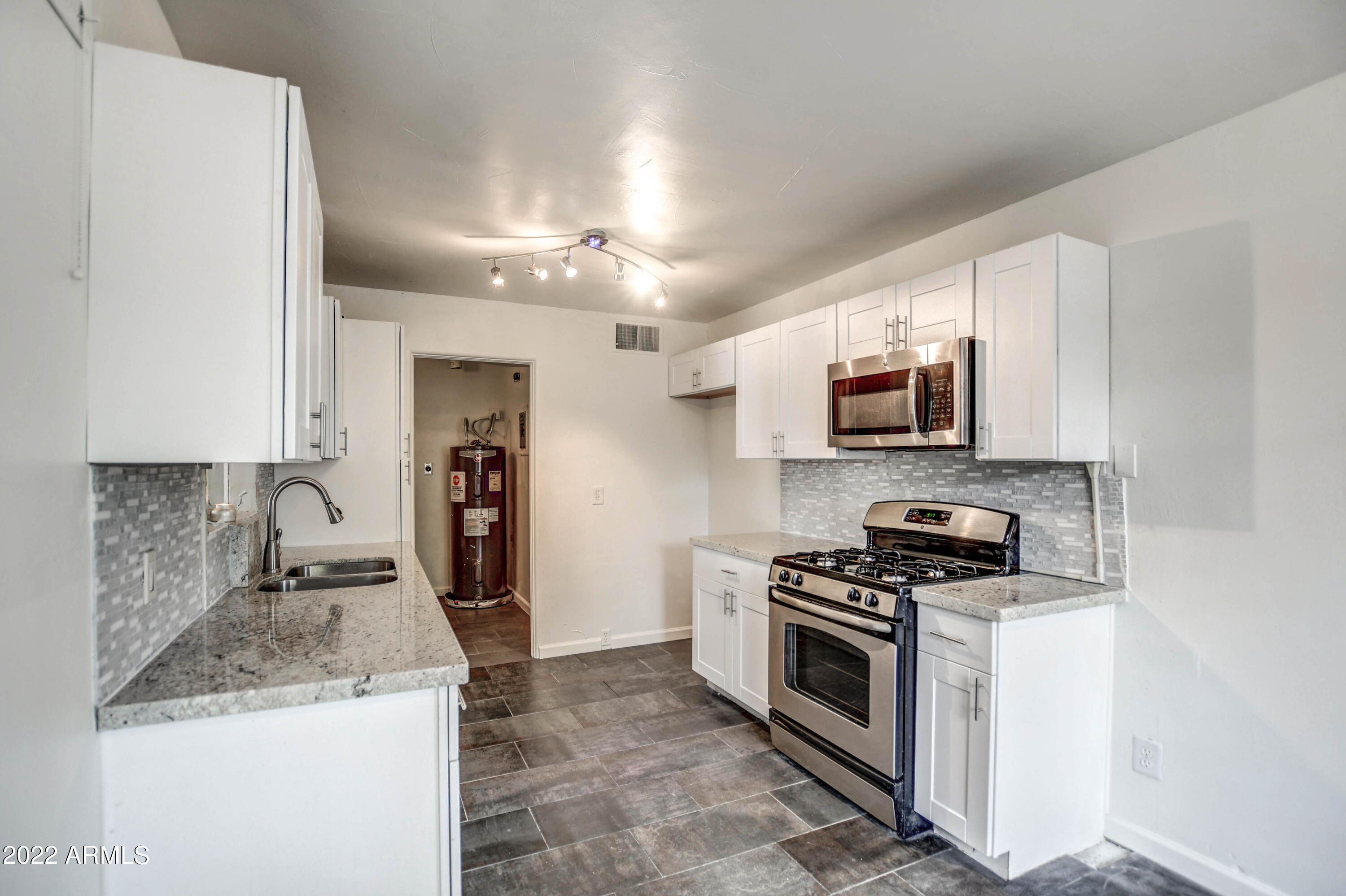 1401 E OSBORN Road