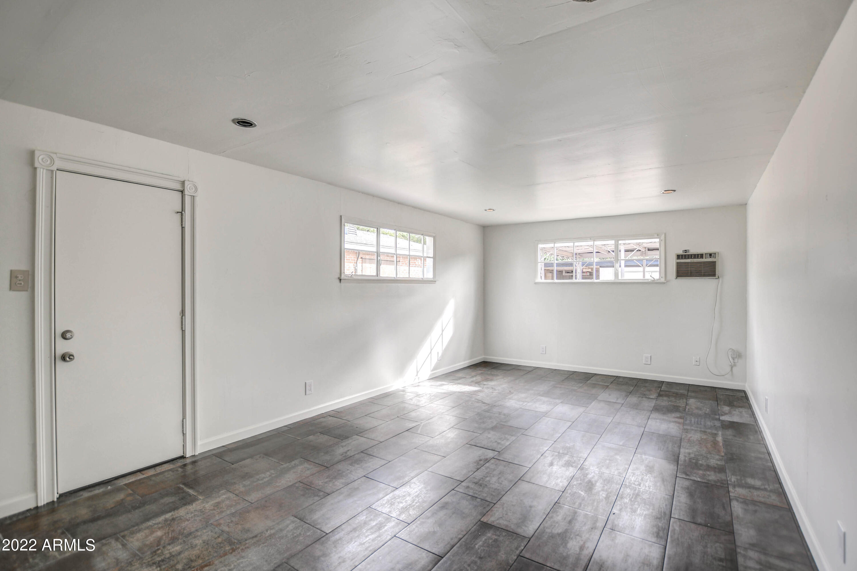 1401 E OSBORN Road