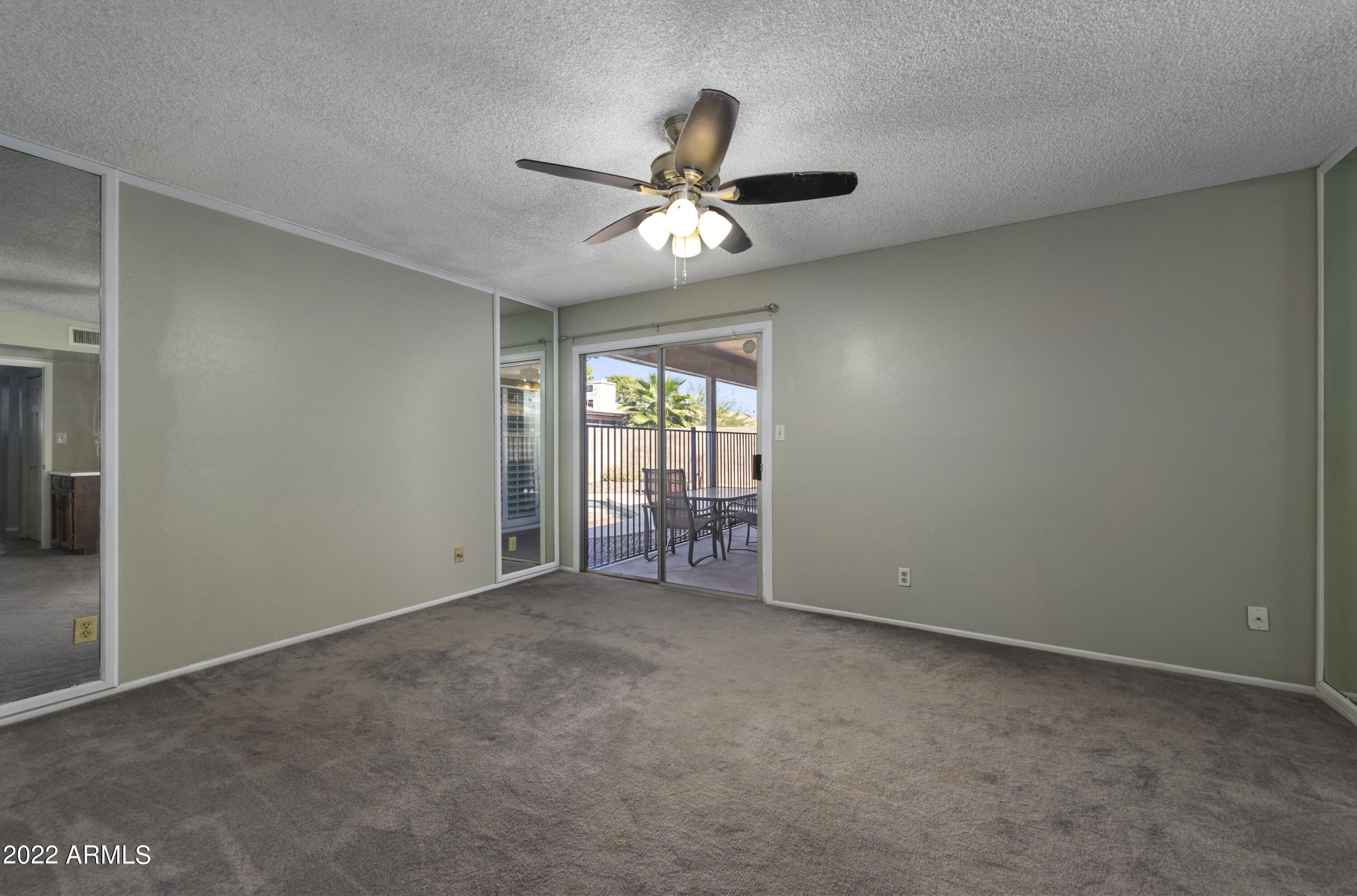 5426 W Sunnyside Drive