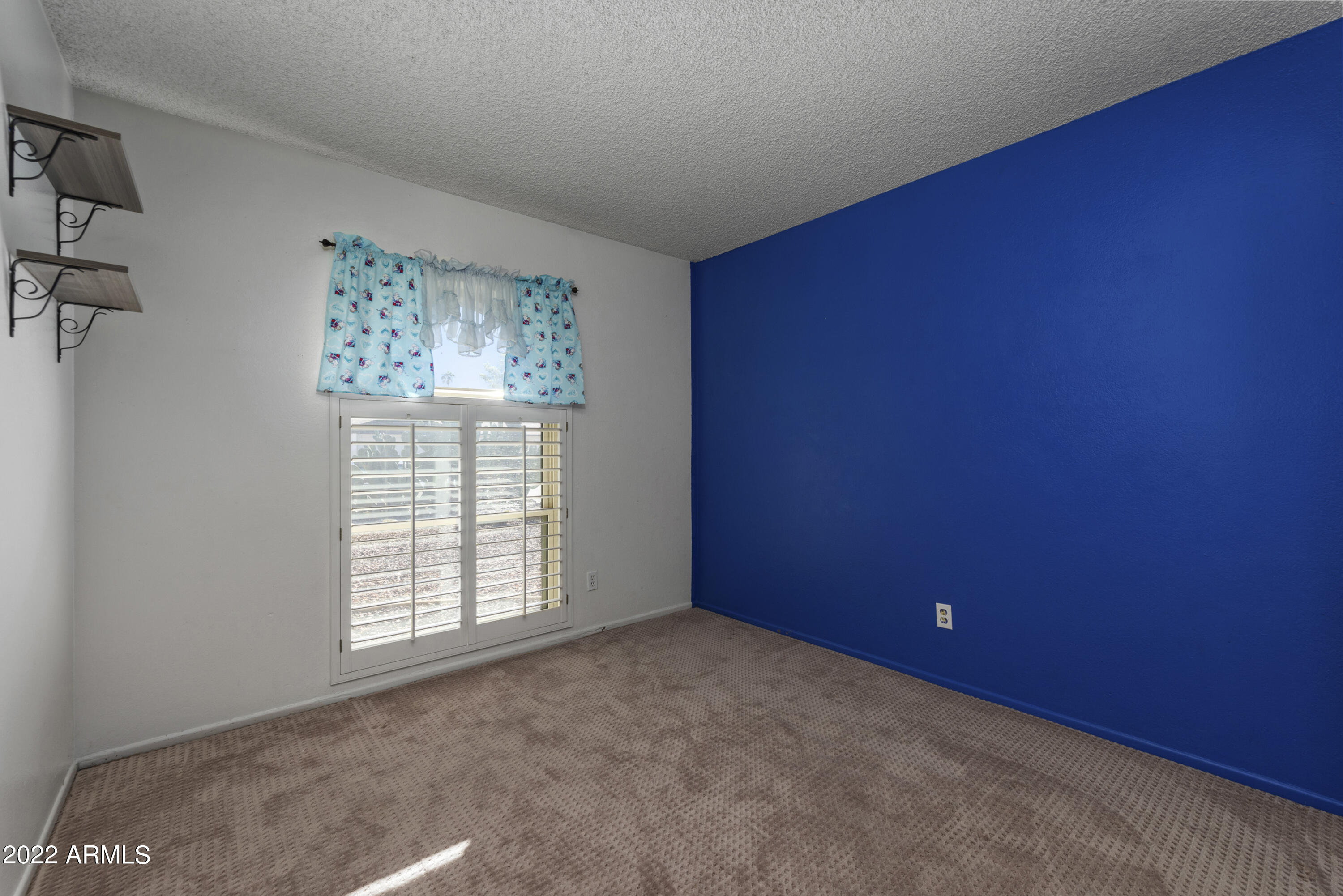 5426 W Sunnyside Drive