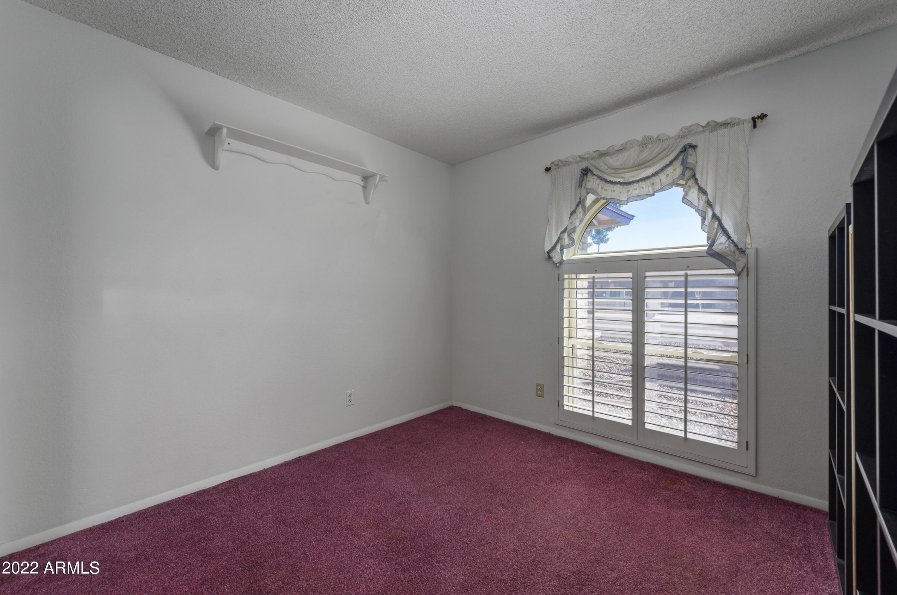 5426 W Sunnyside Drive