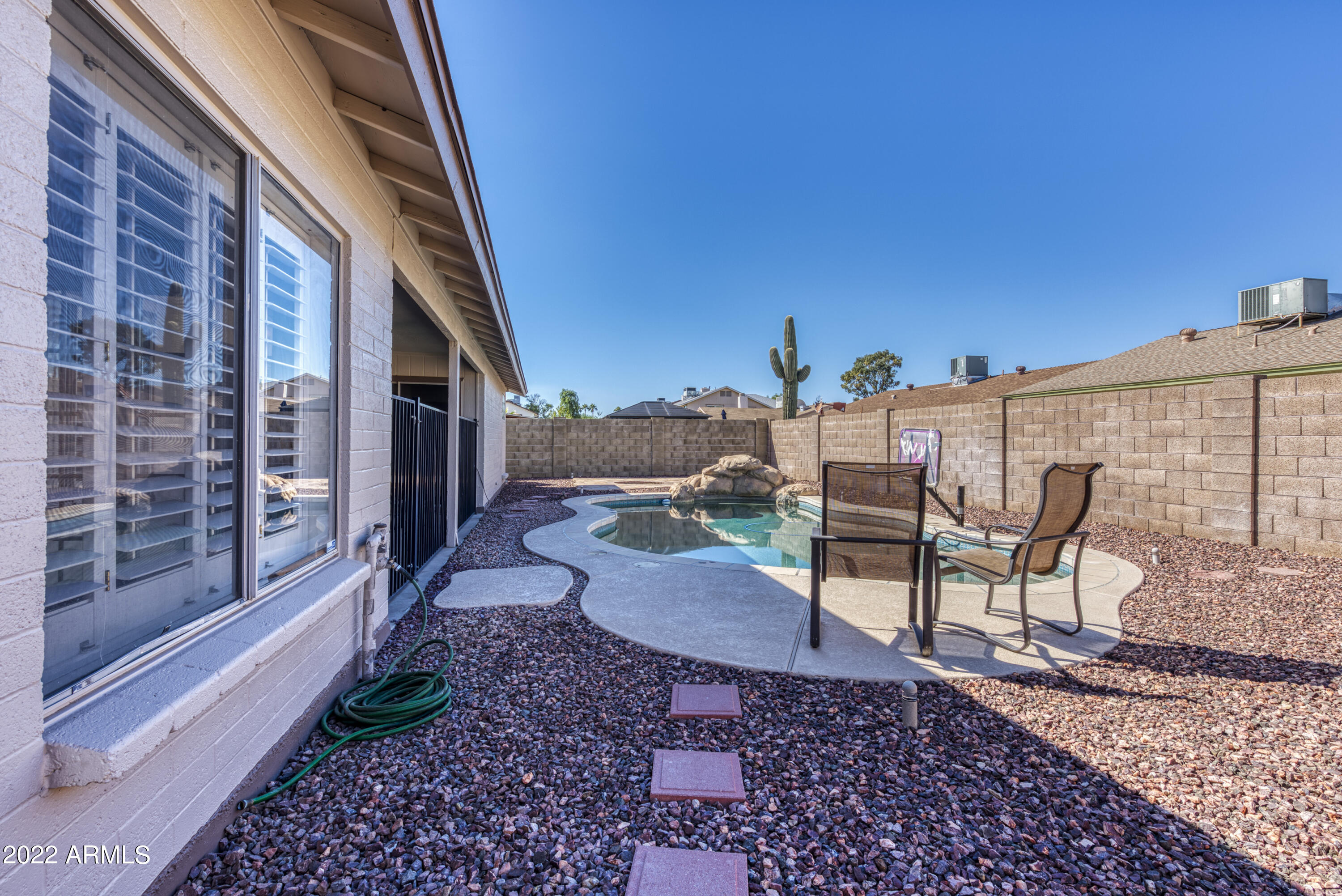 5426 W Sunnyside Drive