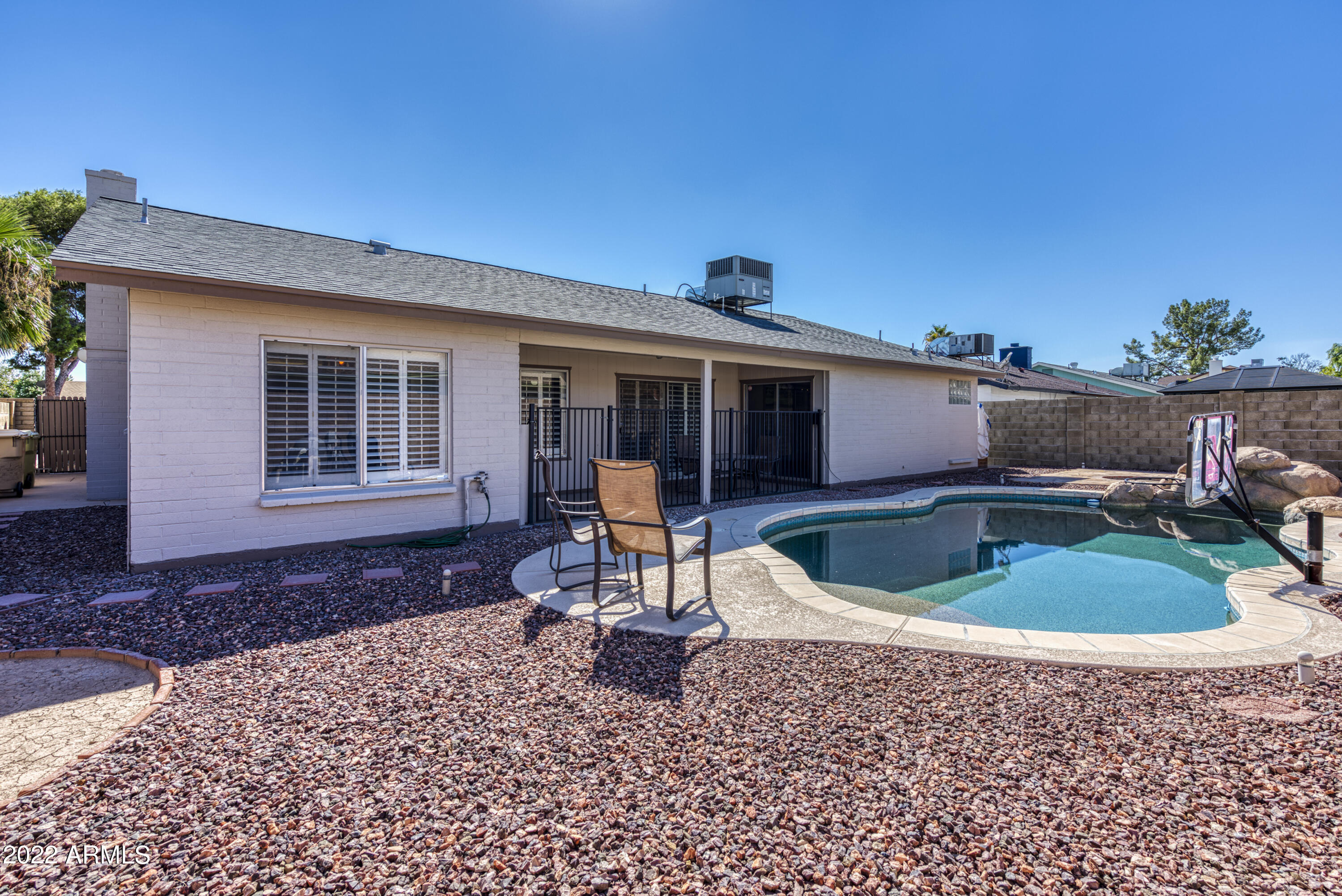 5426 W Sunnyside Drive