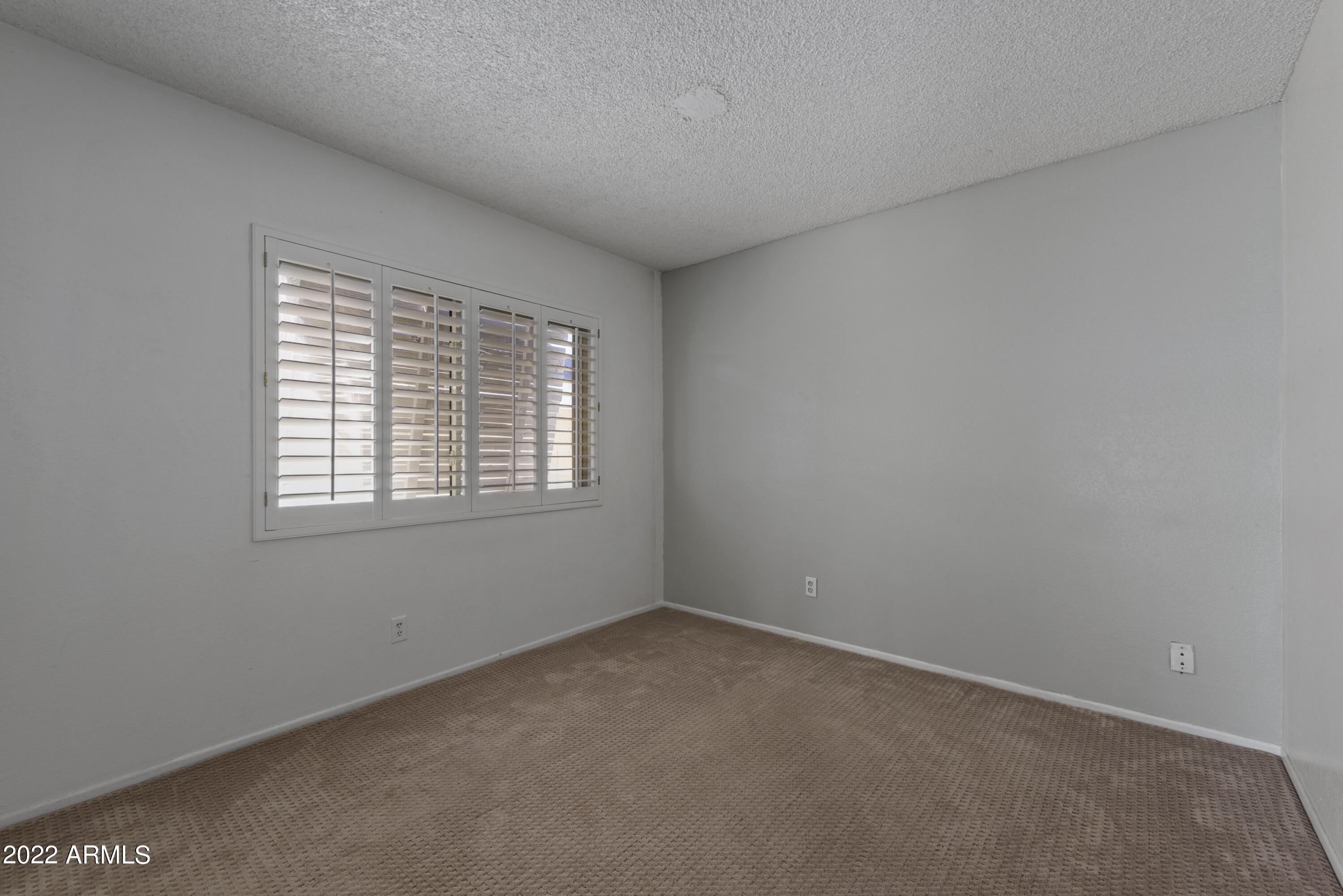 5426 W Sunnyside Drive
