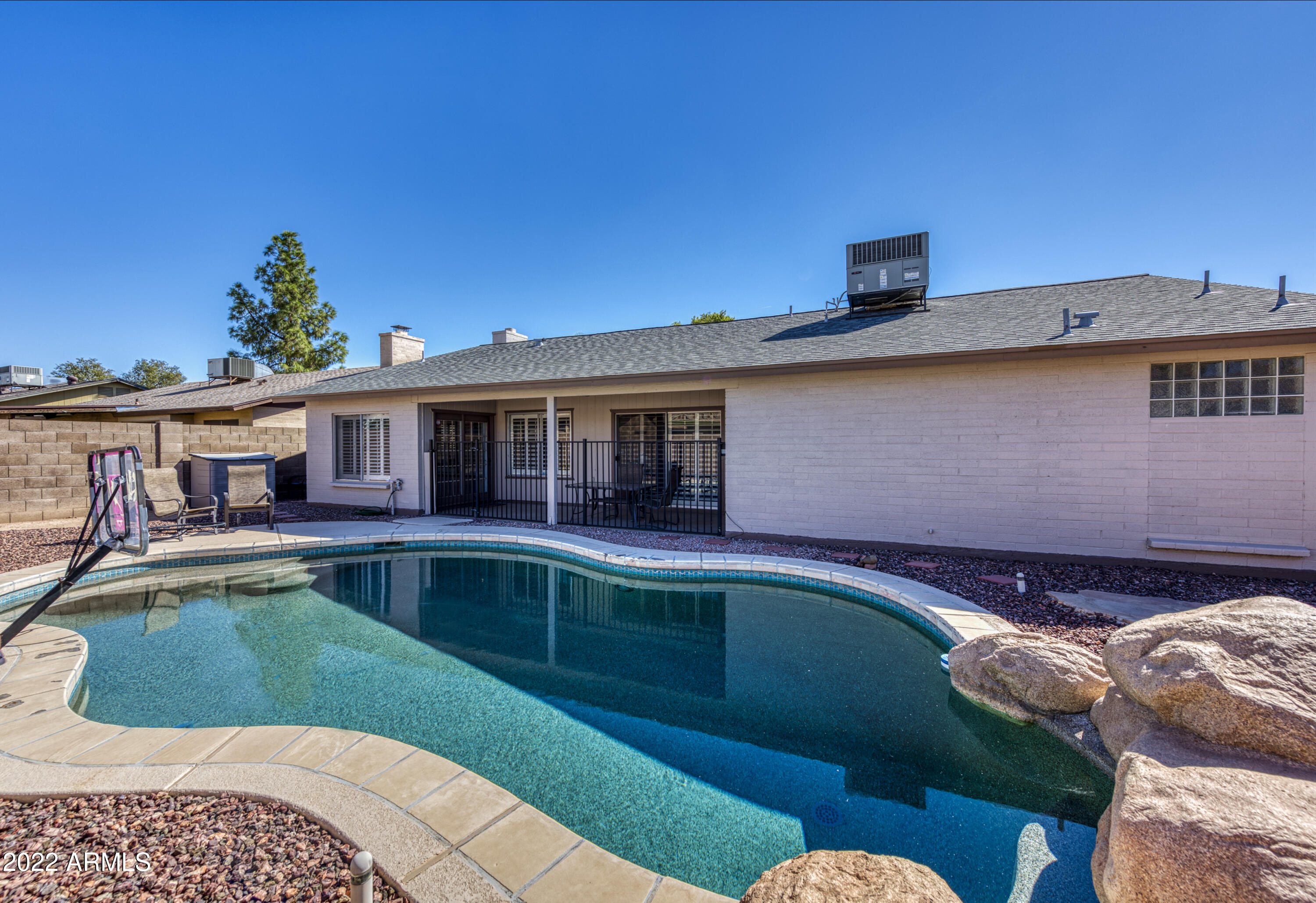 5426 W Sunnyside Drive