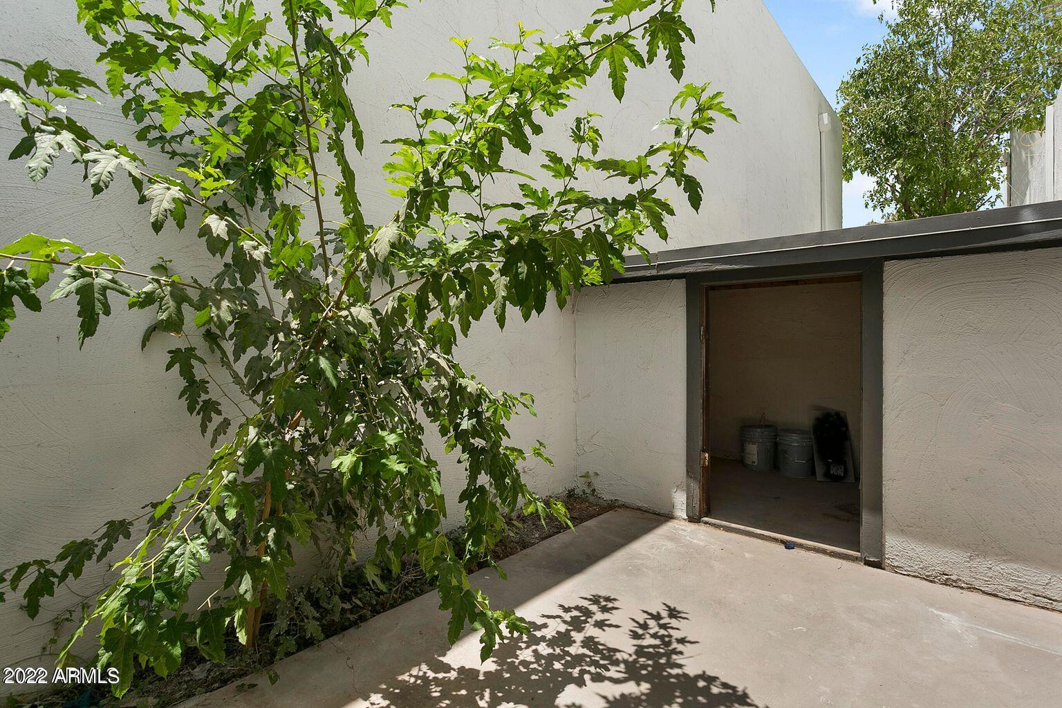 8562 E INDIAN SCHOOL Road Unit: E